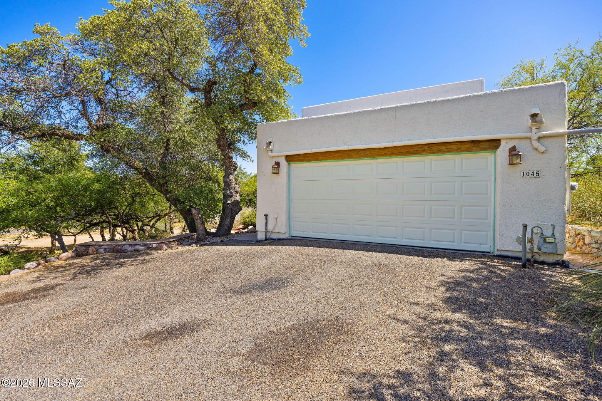 1045 E Nuestro Street