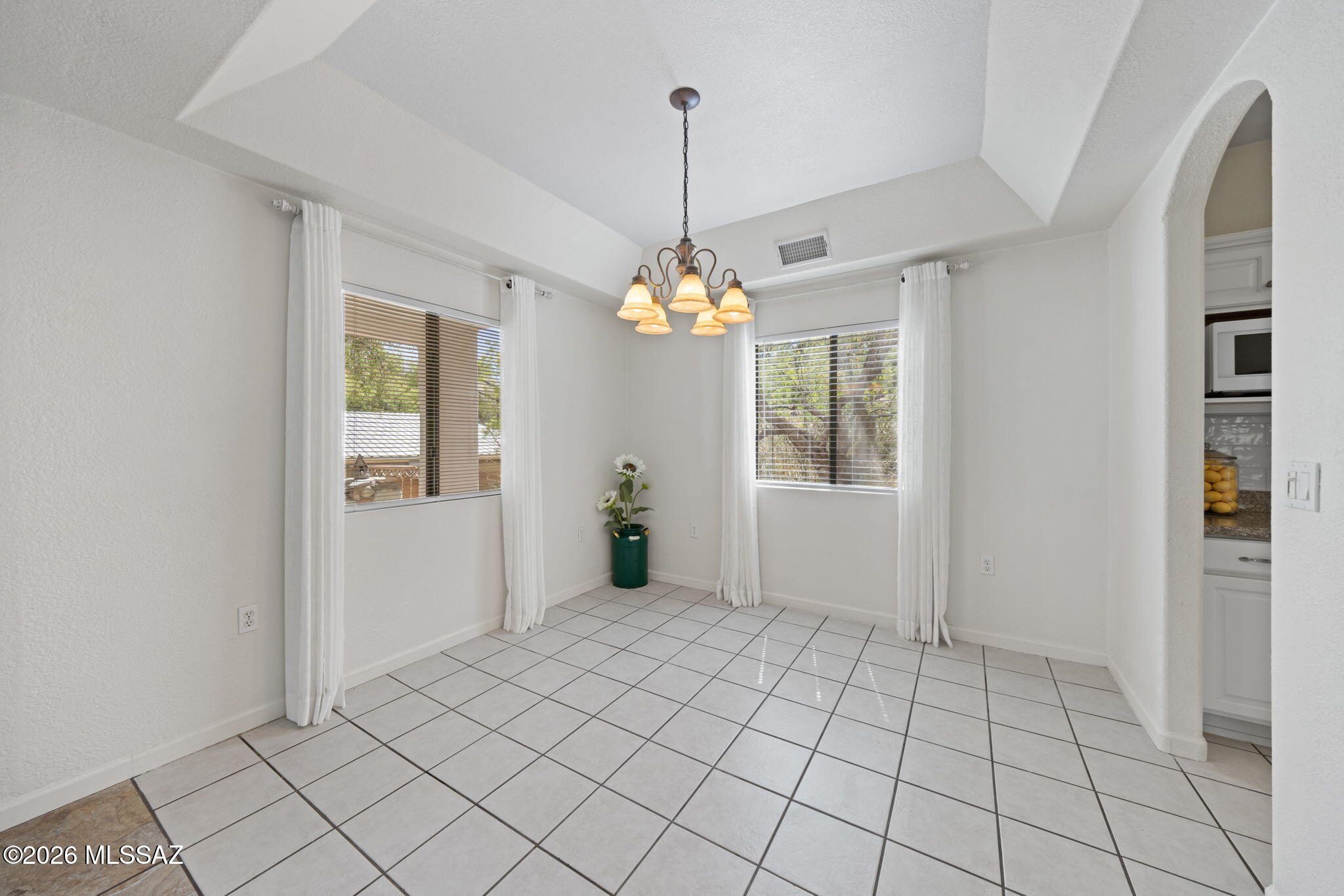 1045 E Nuestro Street