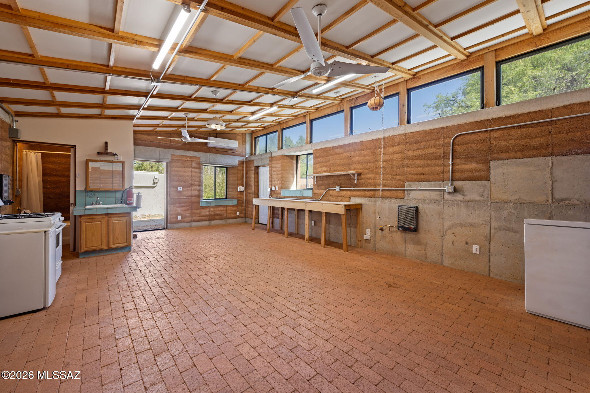 1045 E Nuestro Street