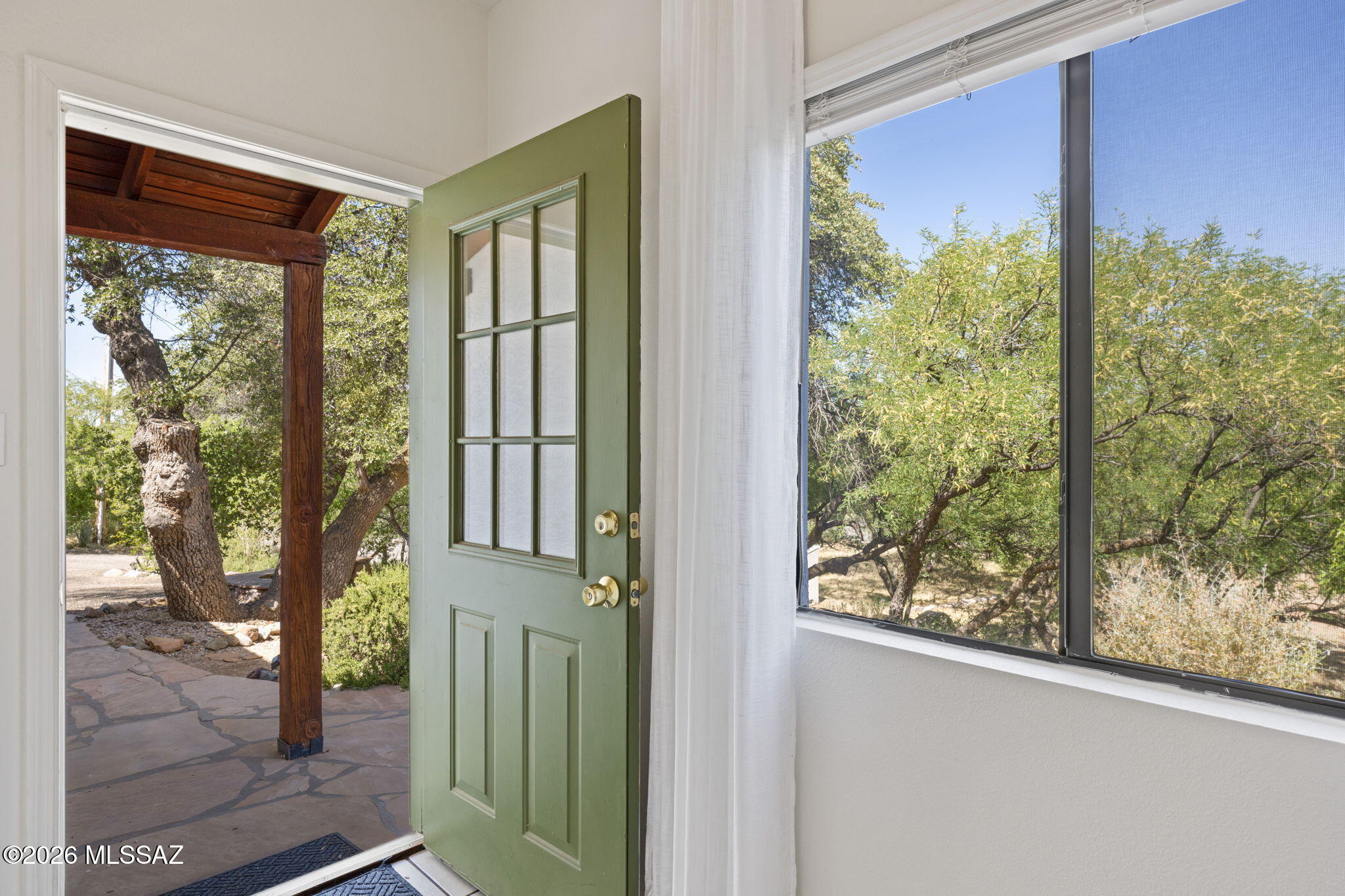 1045 E Nuestro Street