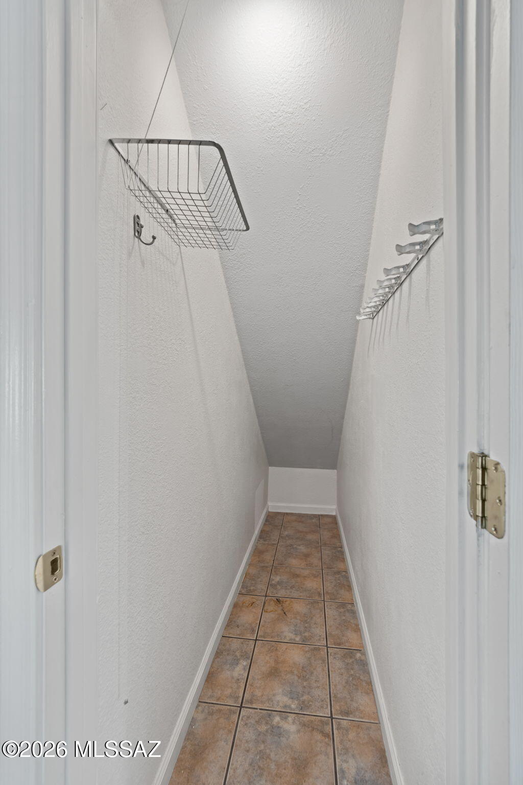 1045 E Nuestro Street