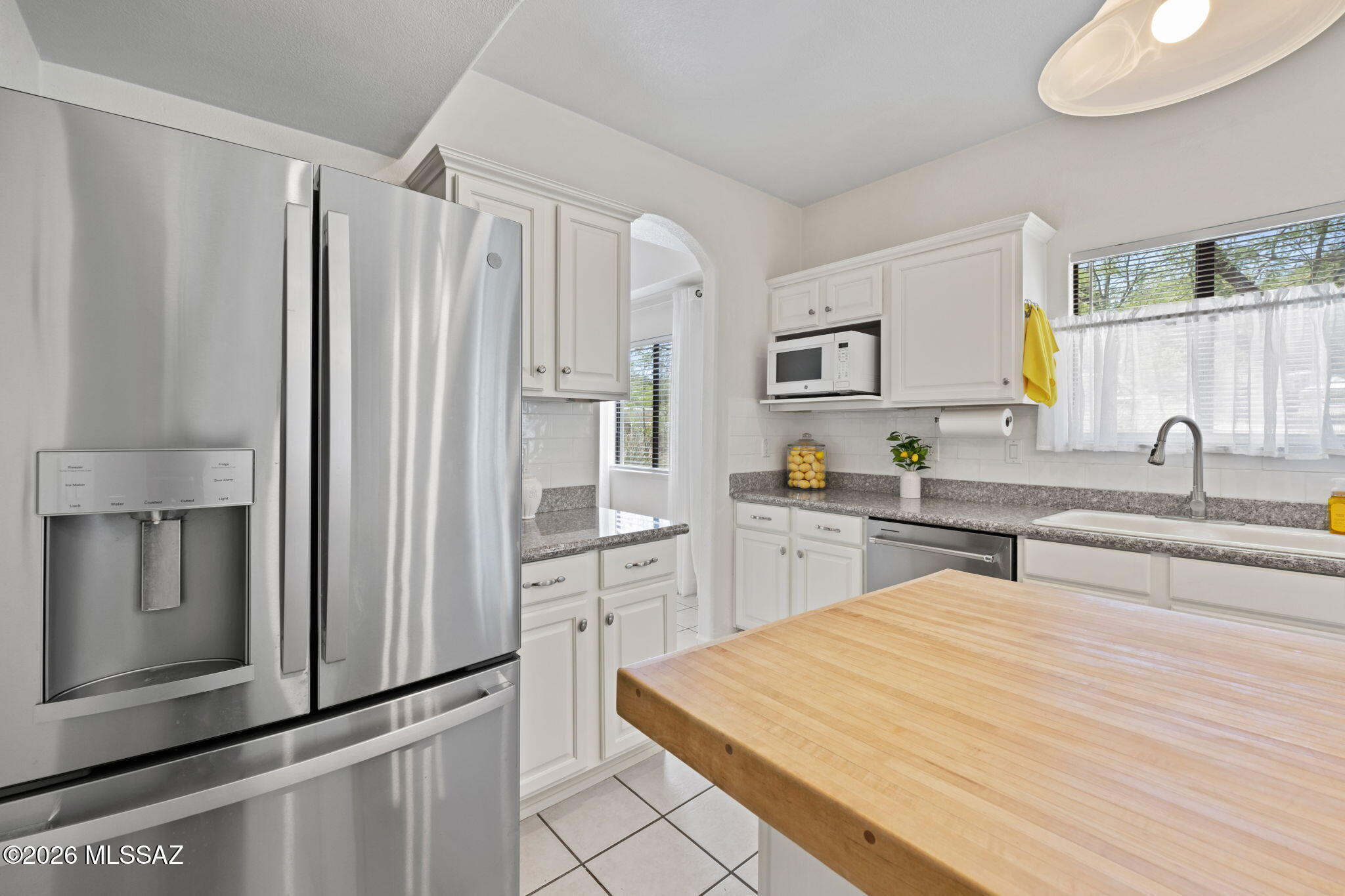 1045 E Nuestro Street