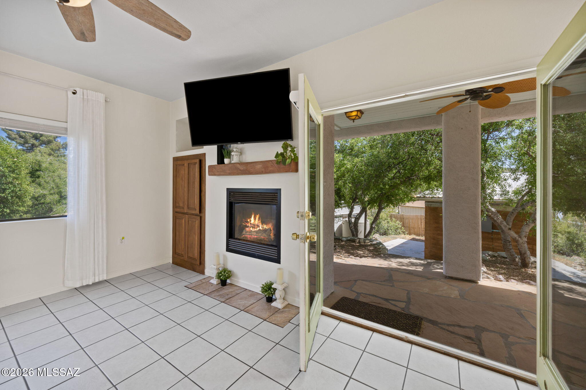 1045 E Nuestro Street