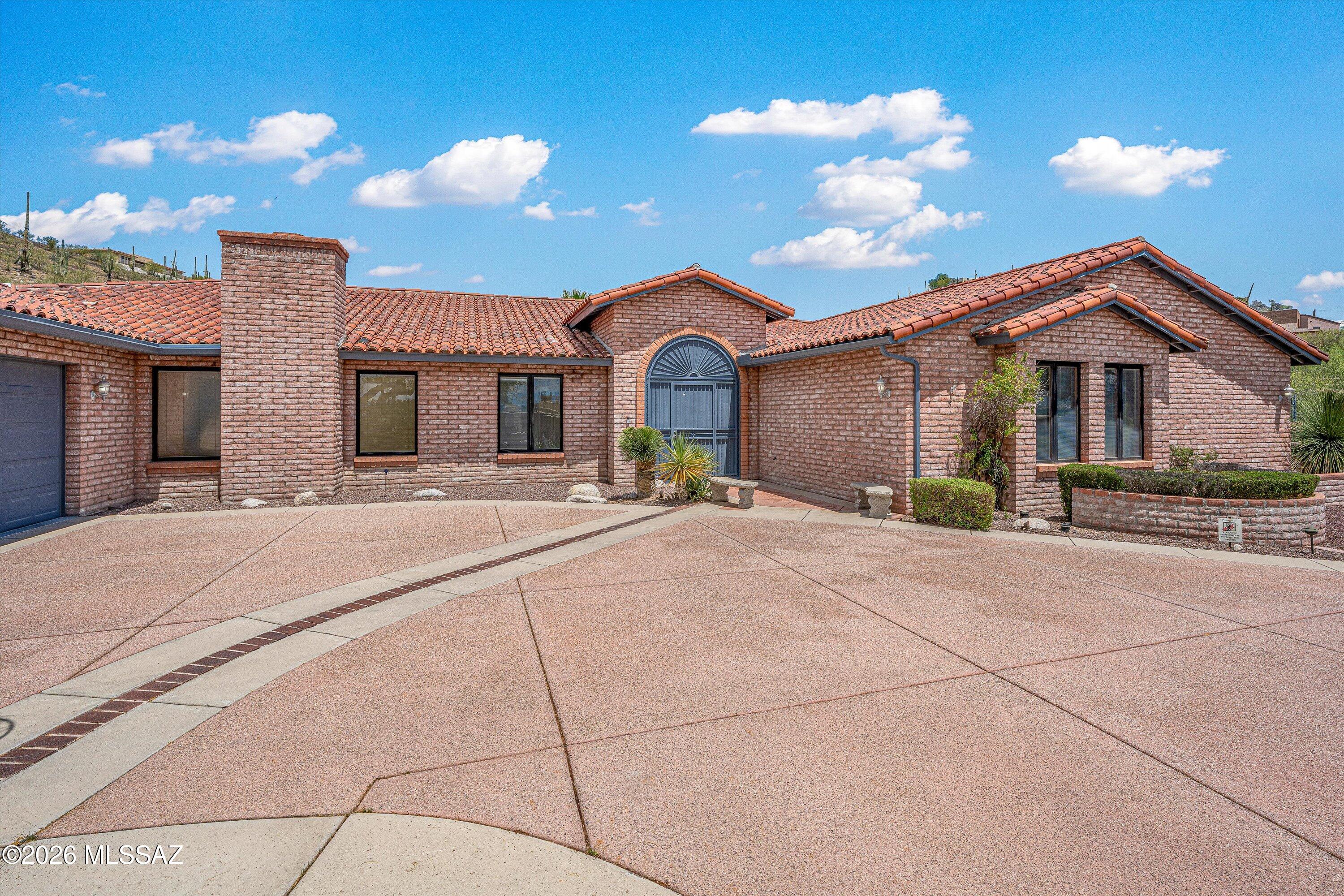 3892 N Mountain Cove Drive