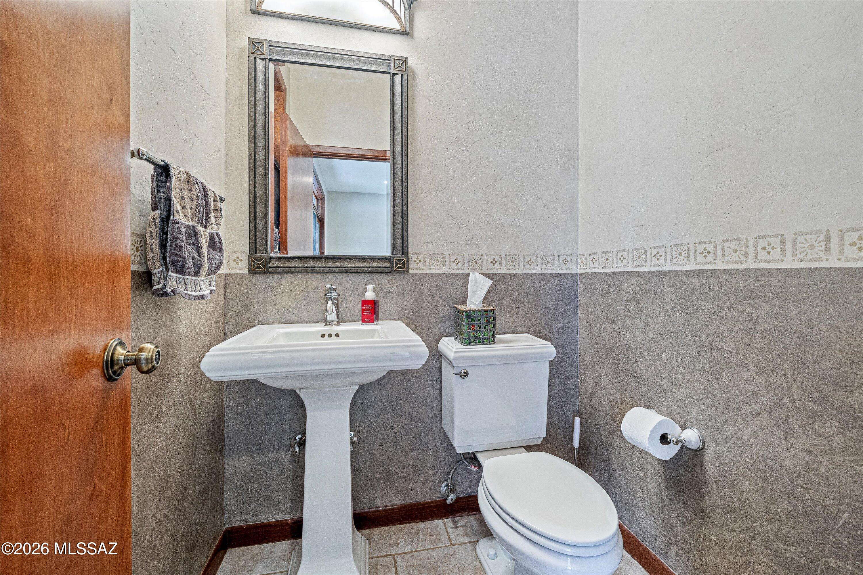 3892 N Mountain Cove Drive