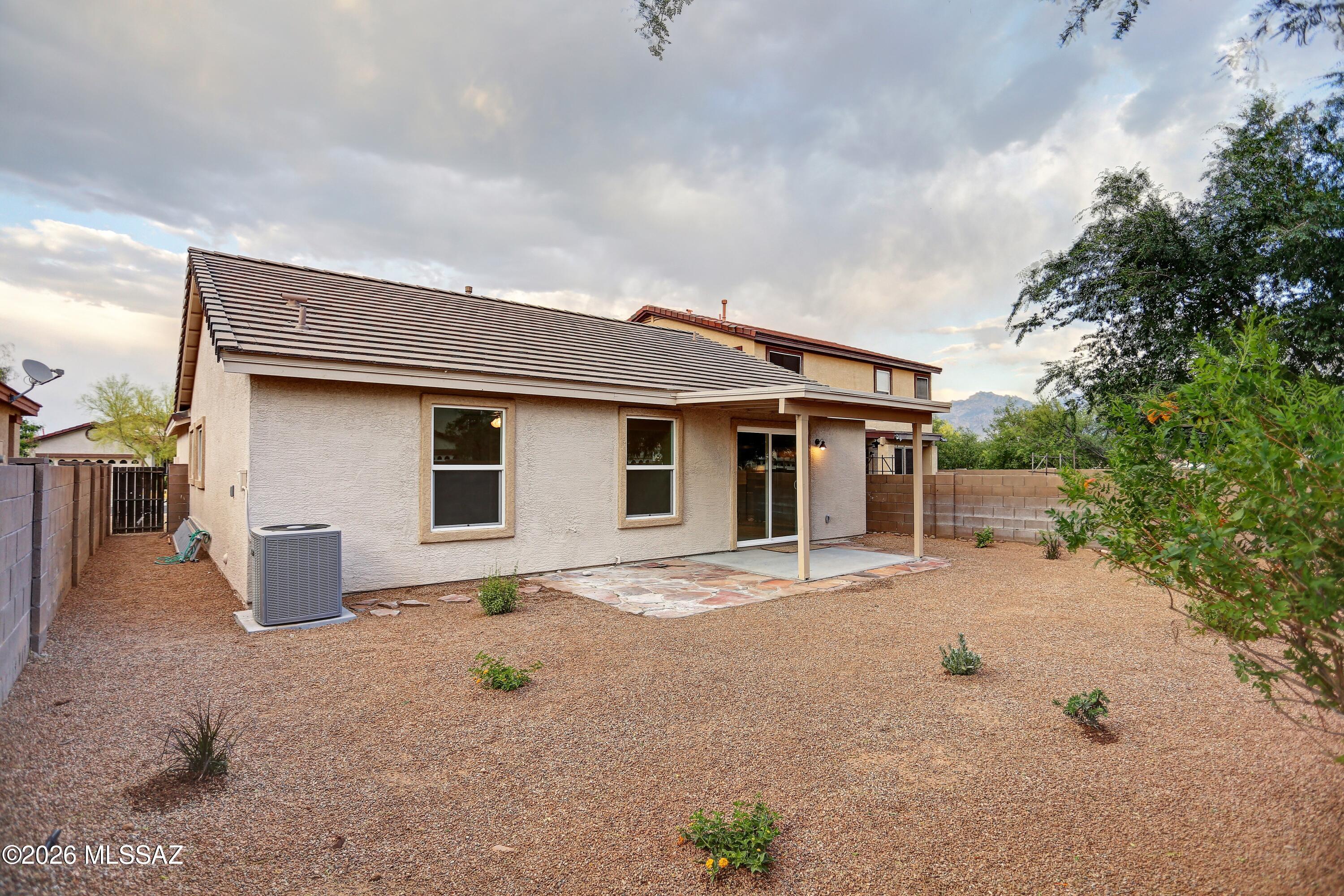 727 W Buffalo Grass