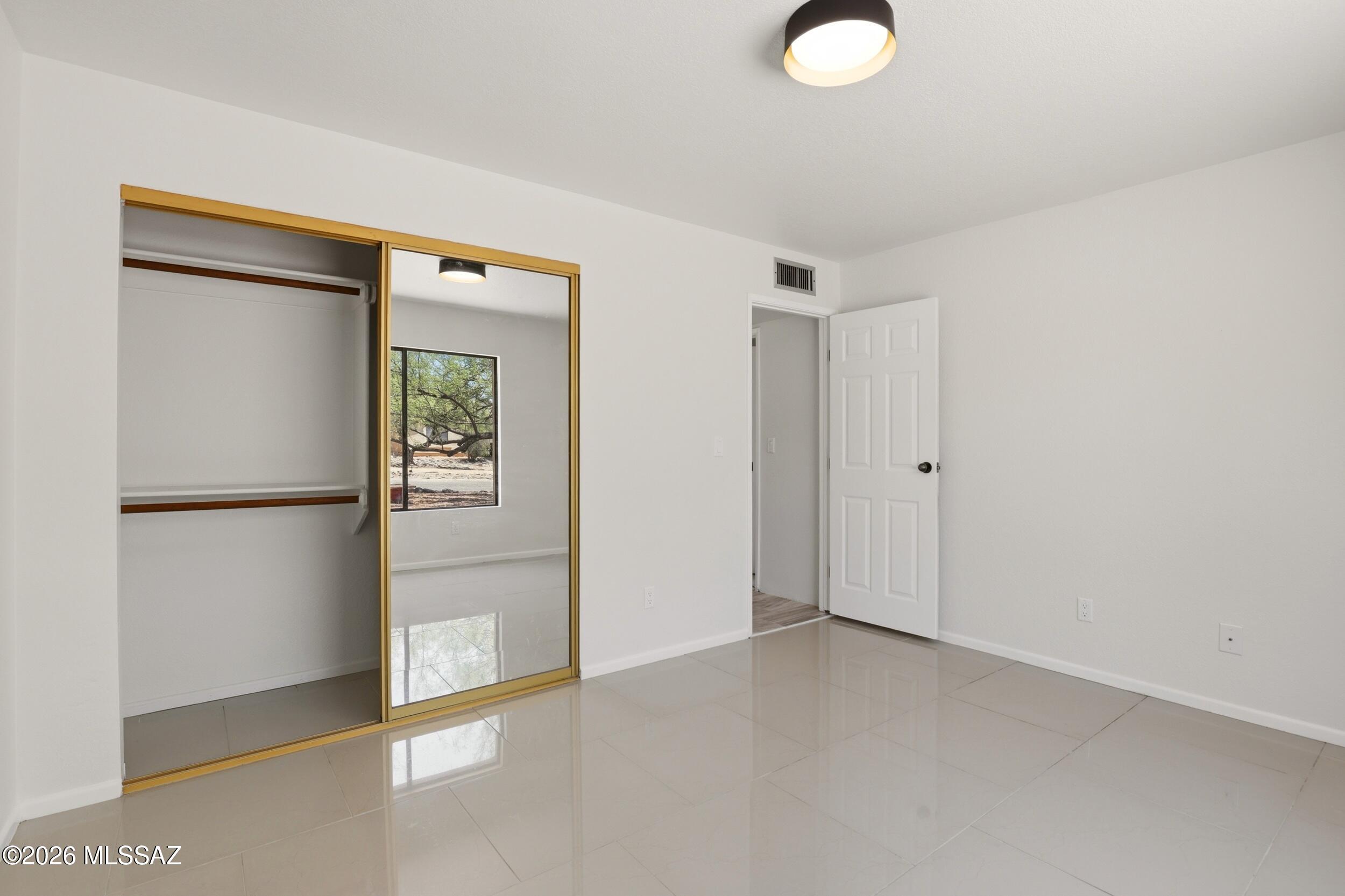 4690 N Shinumo Drive