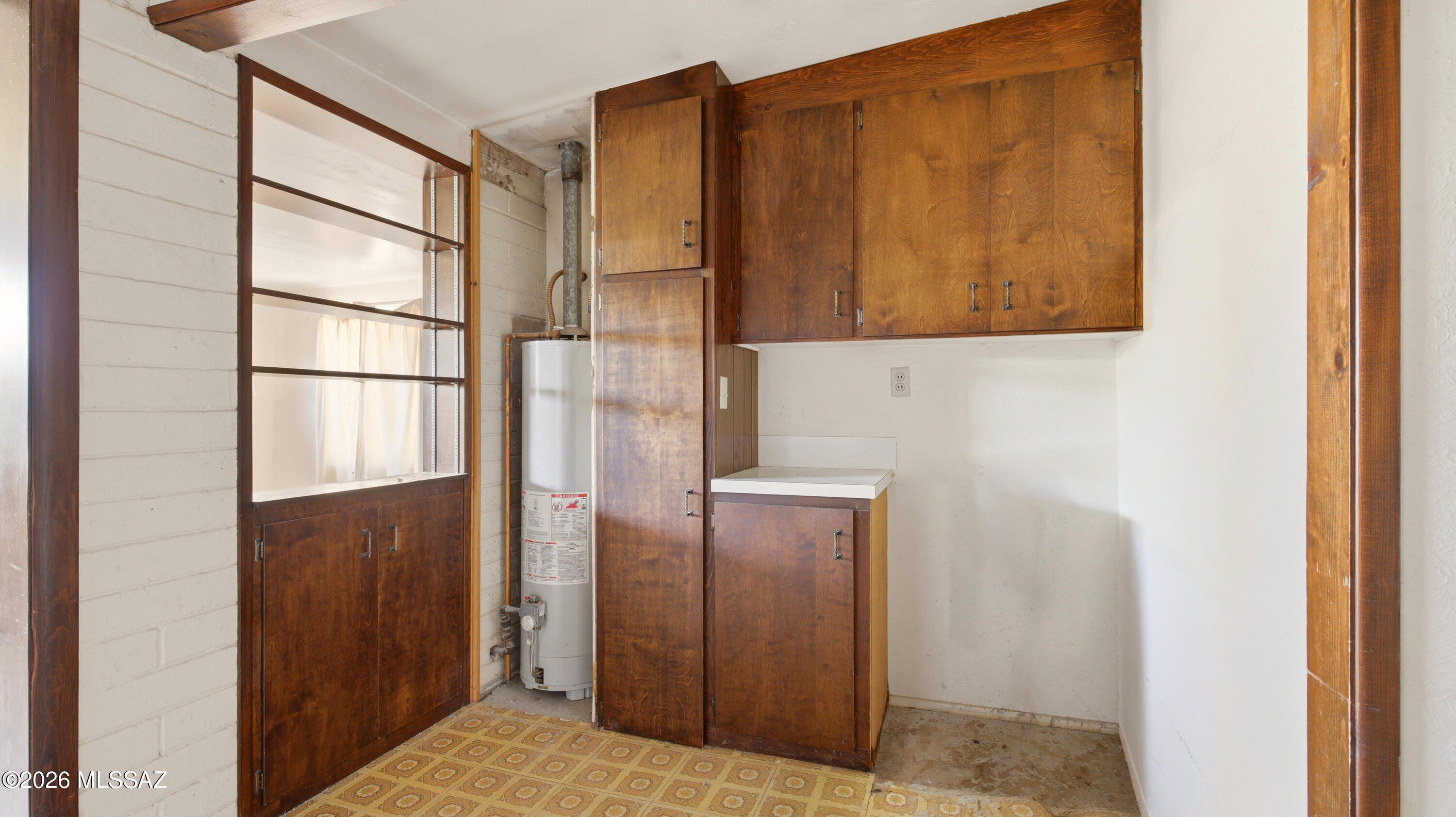 613 W Calle Siglo