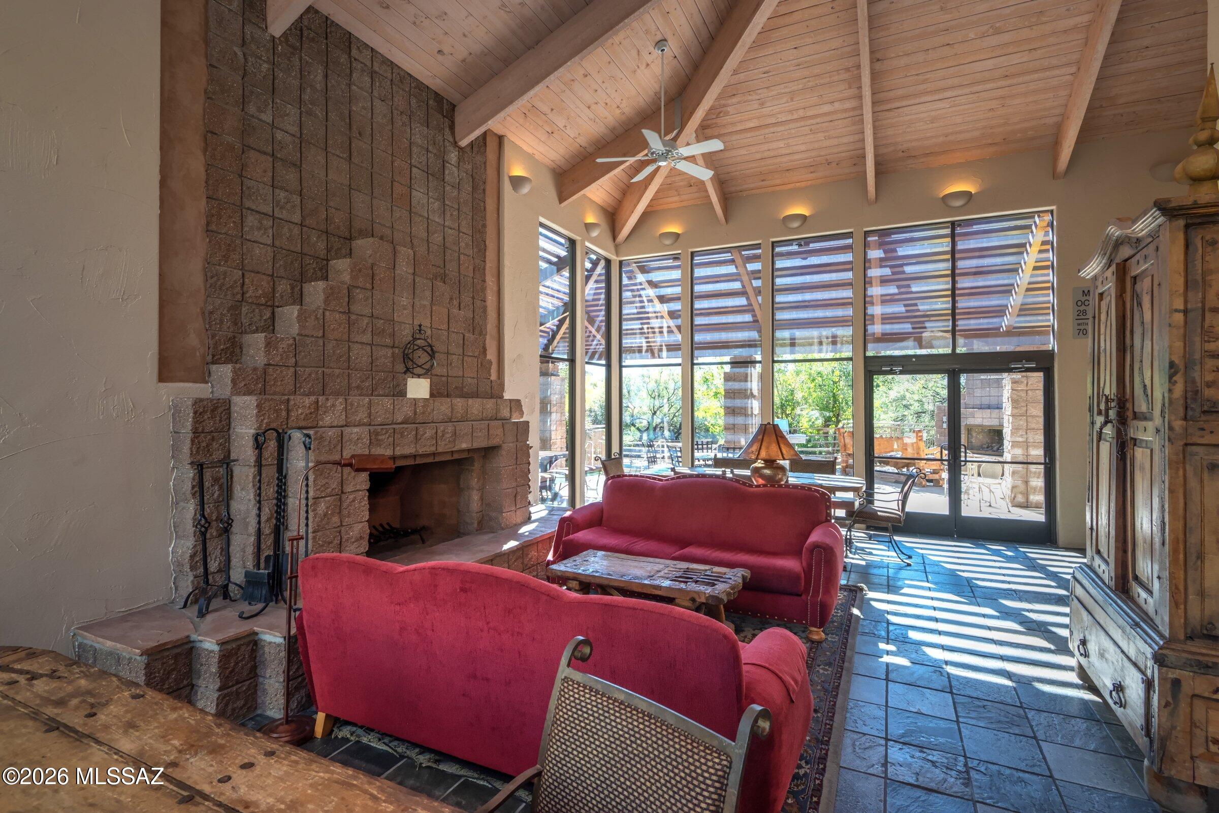 6655 N Canyon Crest Drive 1102