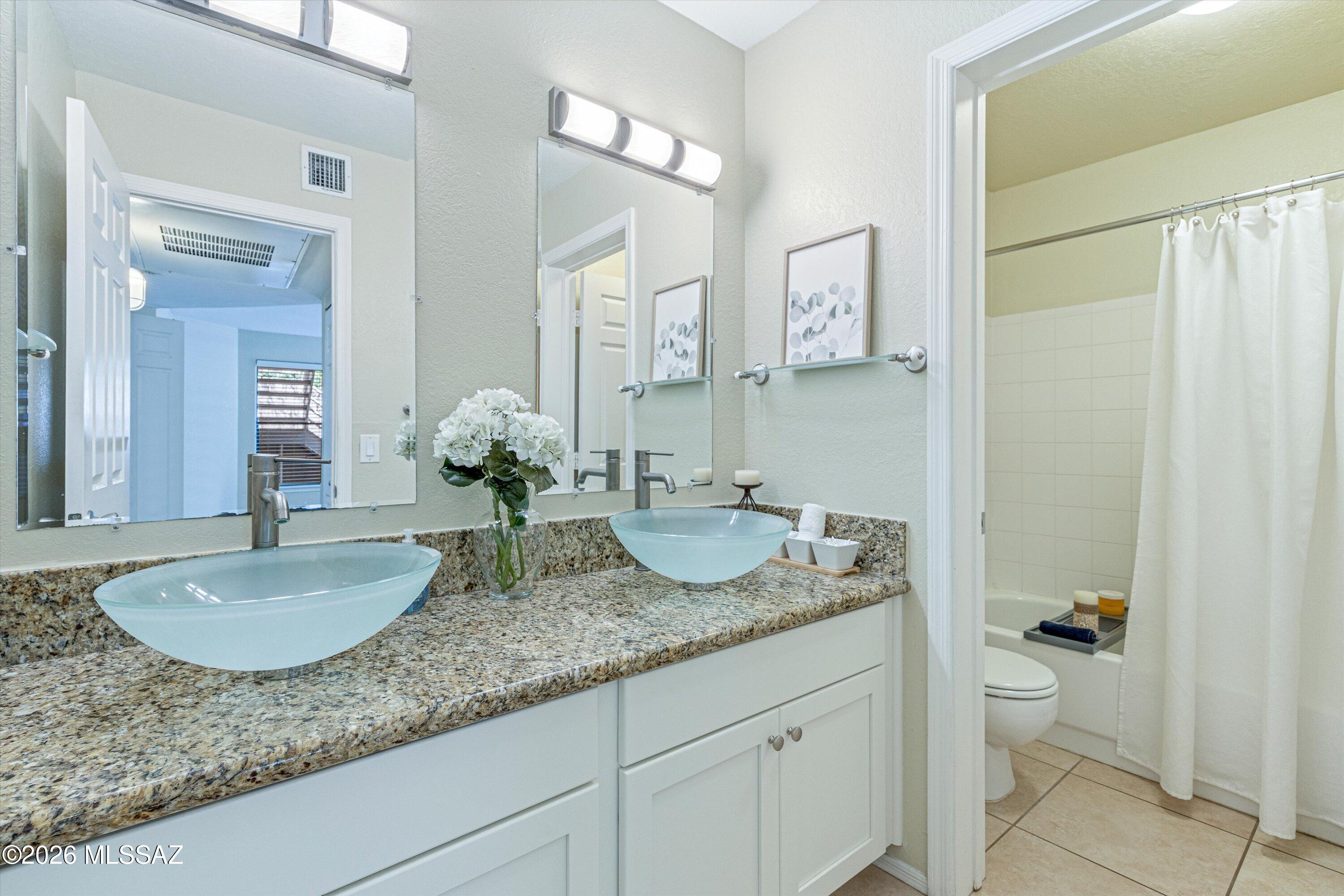6655 N Canyon Crest Drive 1102
