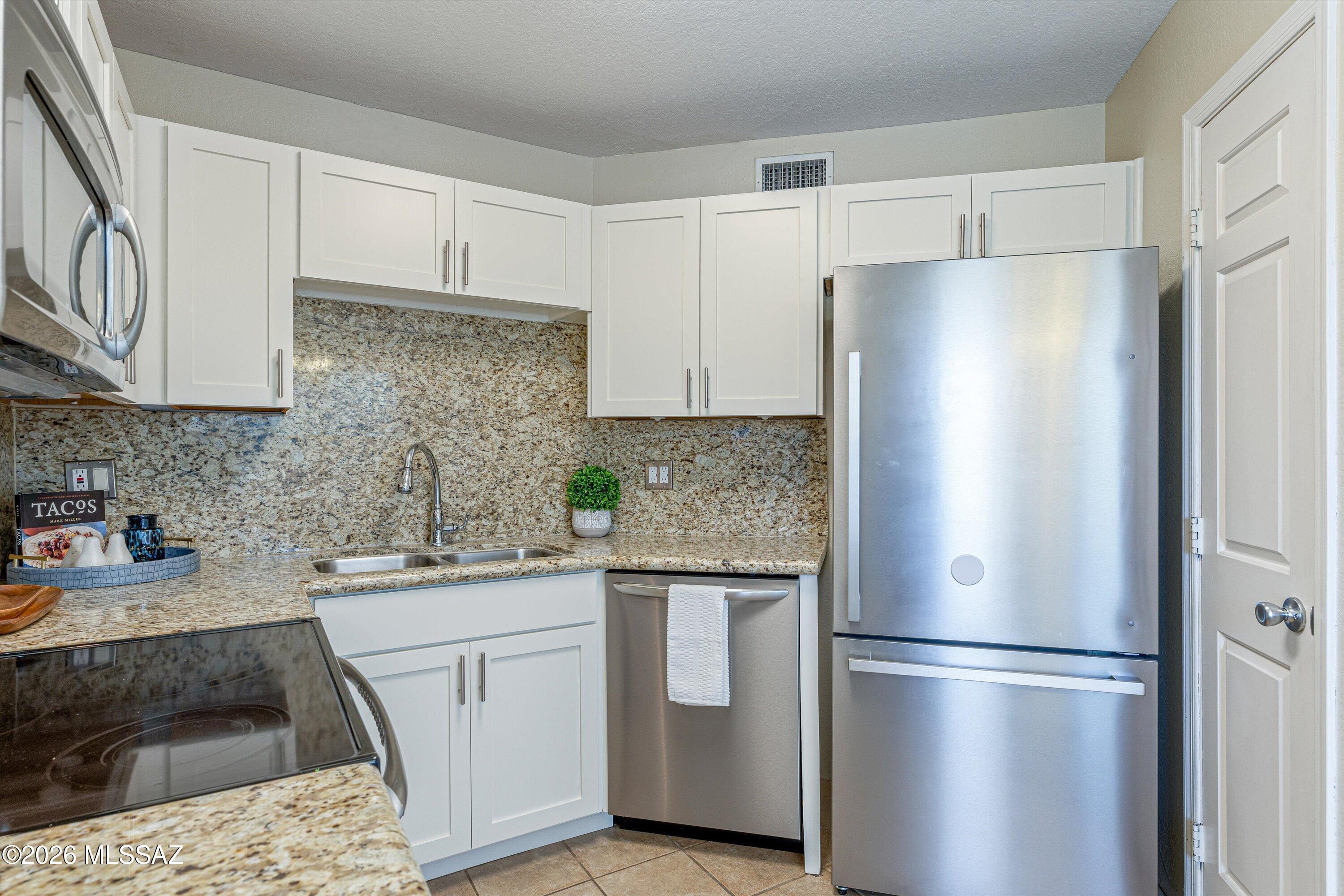 6655 N Canyon Crest Drive 1102