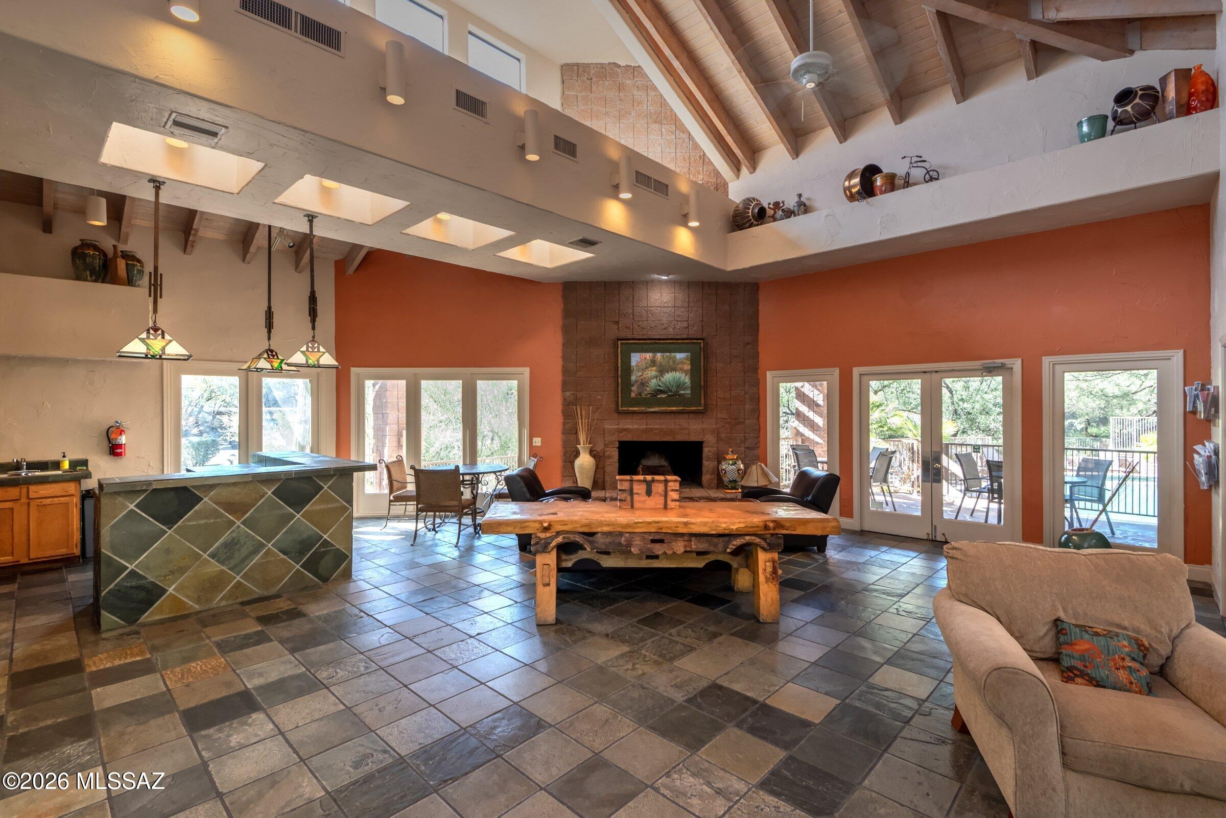 6655 N Canyon Crest Drive 1102