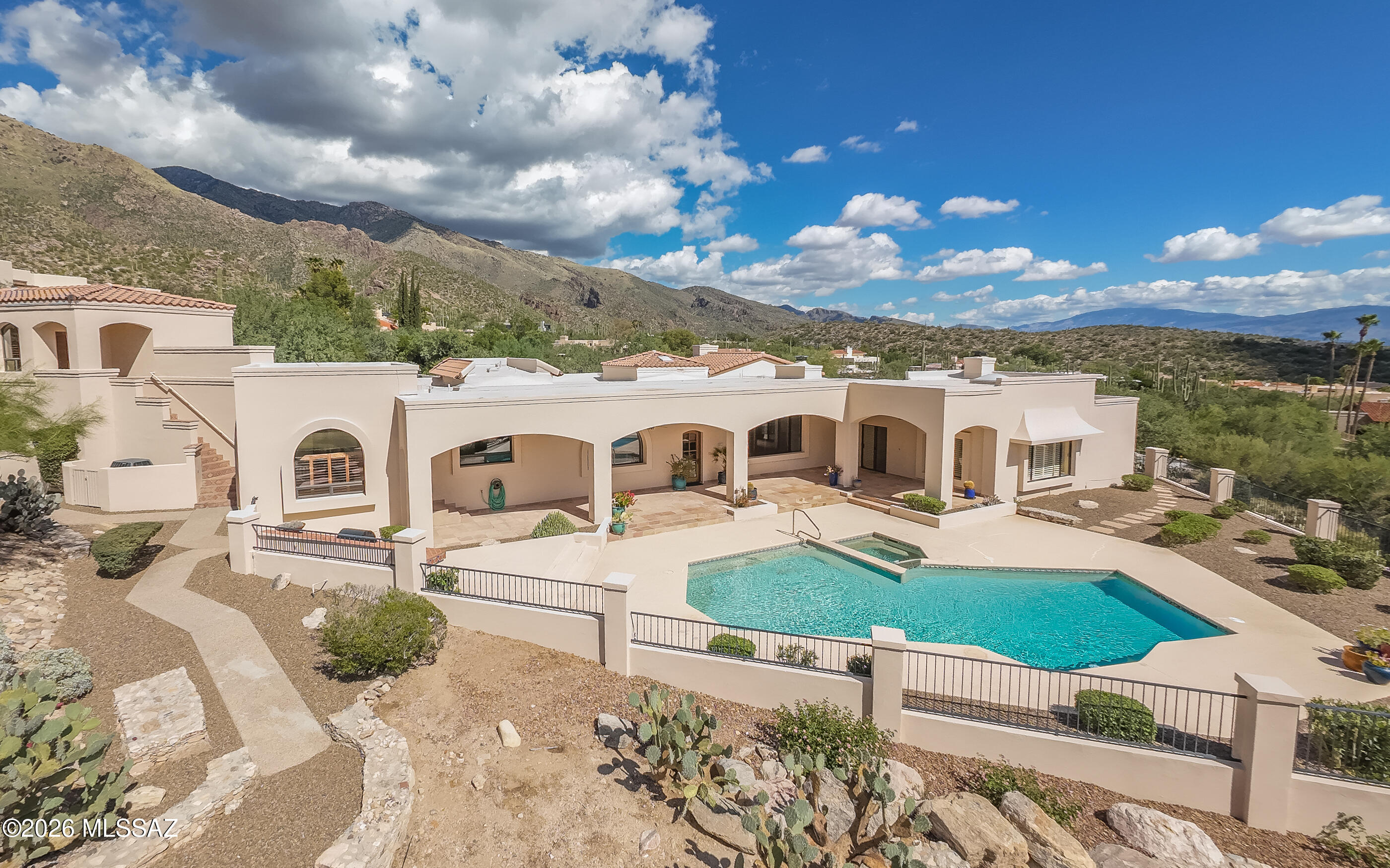 5465 E Gleneagles Drive
