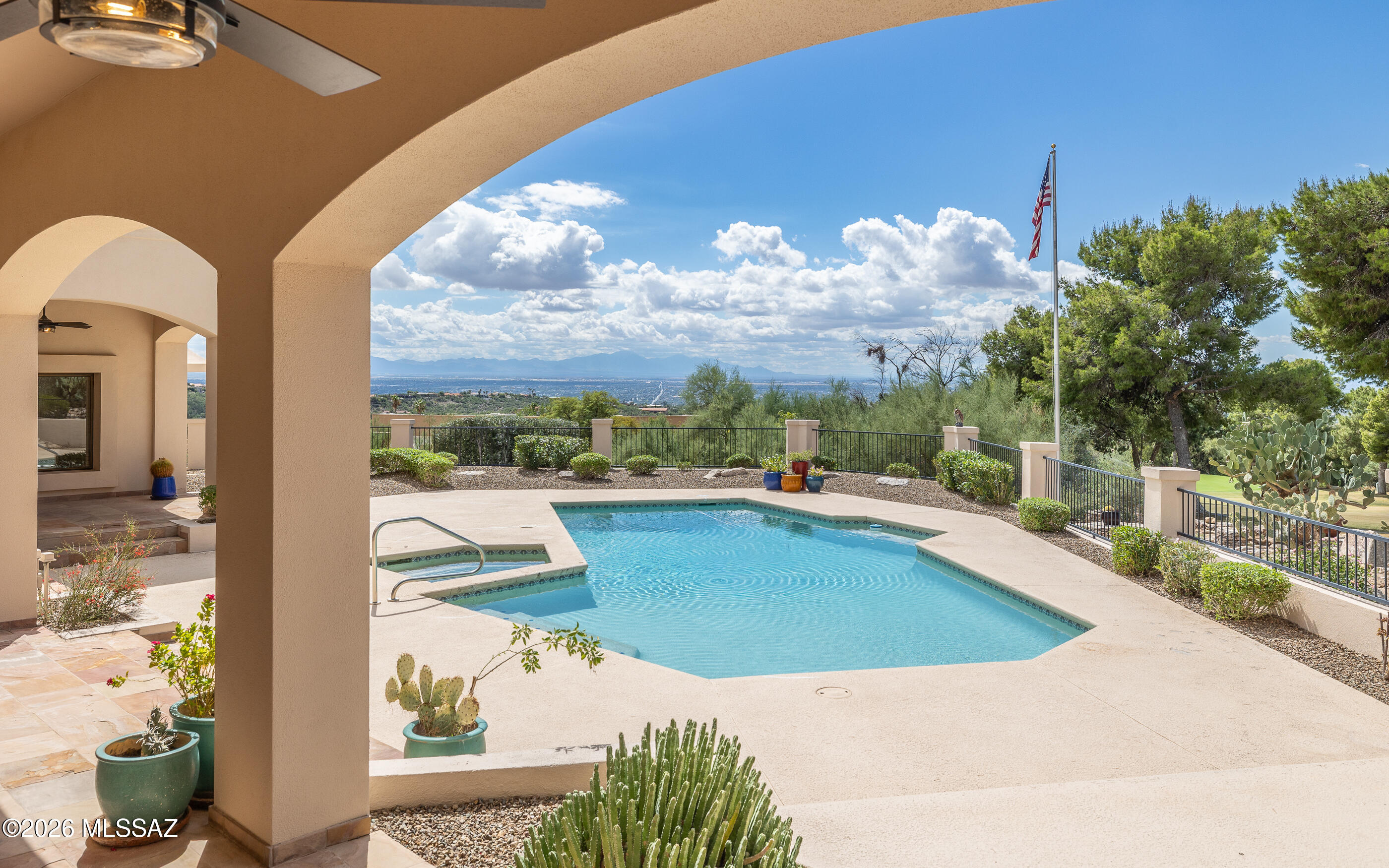 5465 E Gleneagles Drive