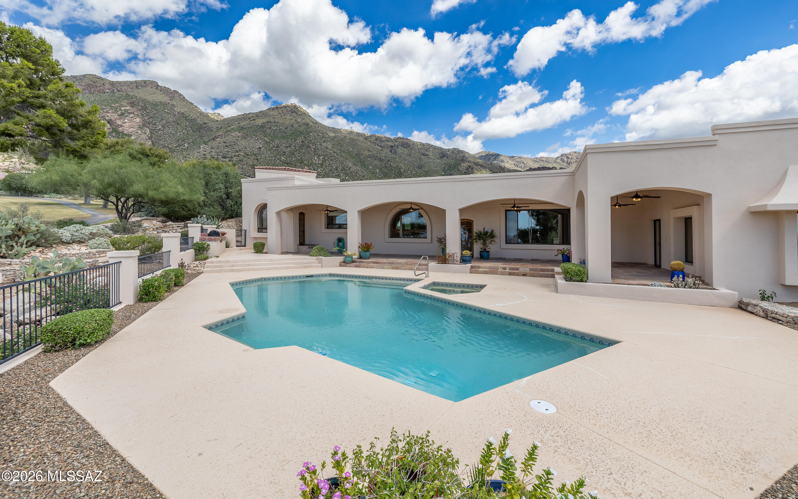 5465 E Gleneagles Drive