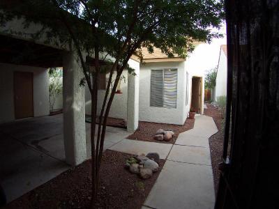 2750 W Cattail Place