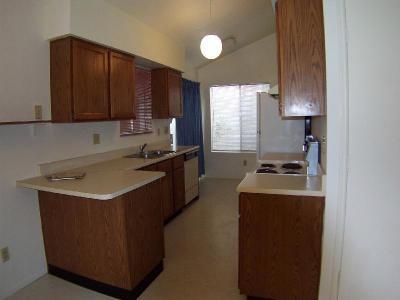 2750 W Cattail Place