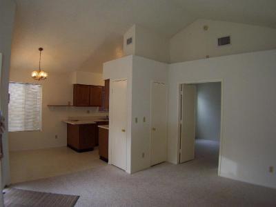 2750 W Cattail Place