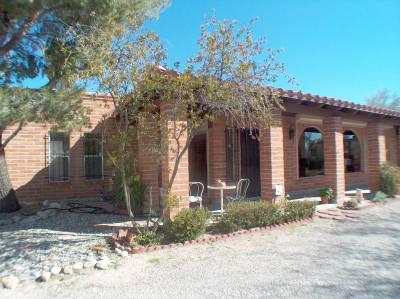 7320 N Village Avenue