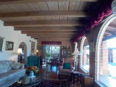 7320 N Village Avenue