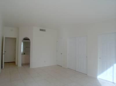 721 W Mountain Ridge Drive