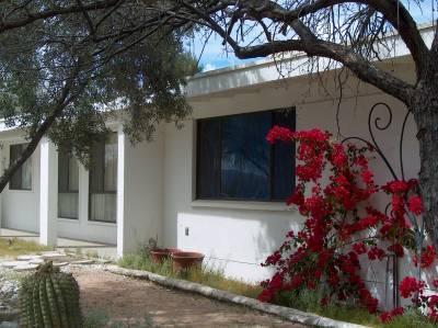 1402 W Avenida De Las Americas