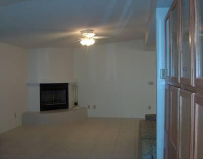 1402 W Avenida De Las Americas