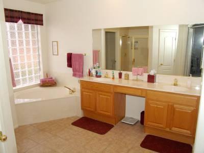 1880 W Moonshadow Street