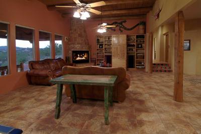 702 W Silver Eagle Court