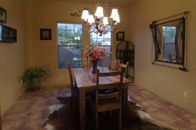 702 W Silver Eagle Court