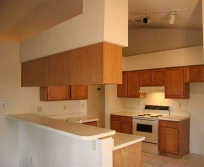 1701 W Colonial Heights