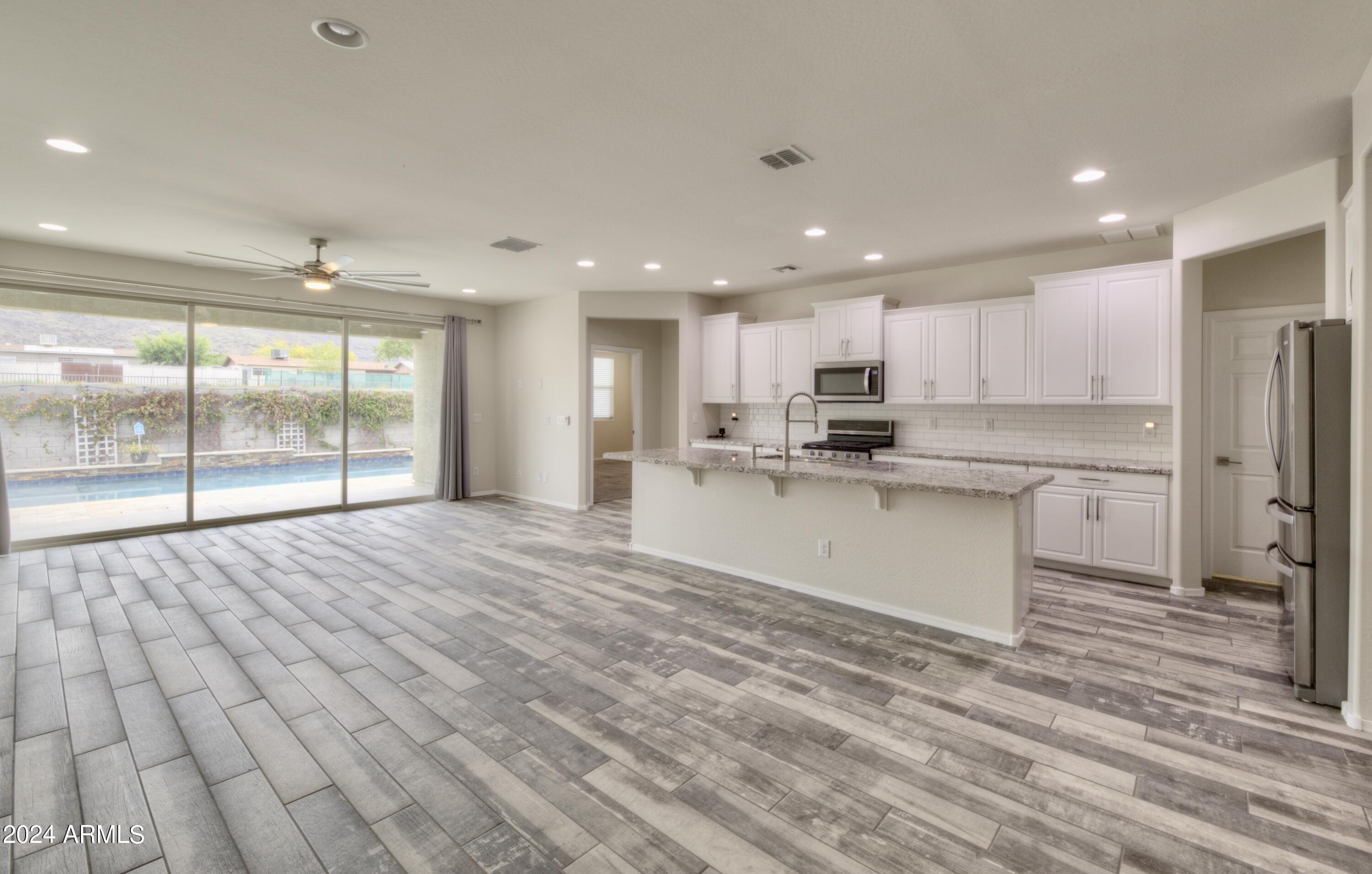 2429 E Beverly Road