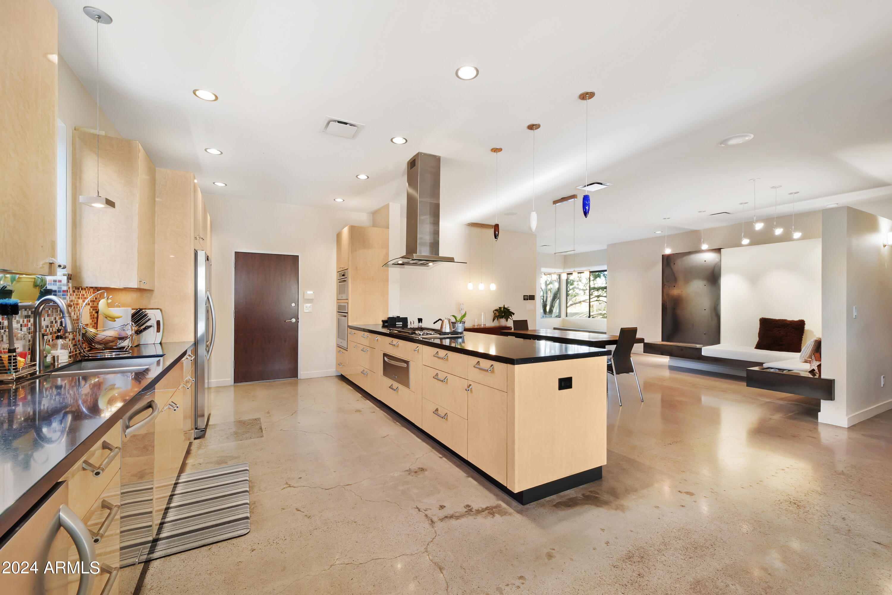 7734 N 13th Place
