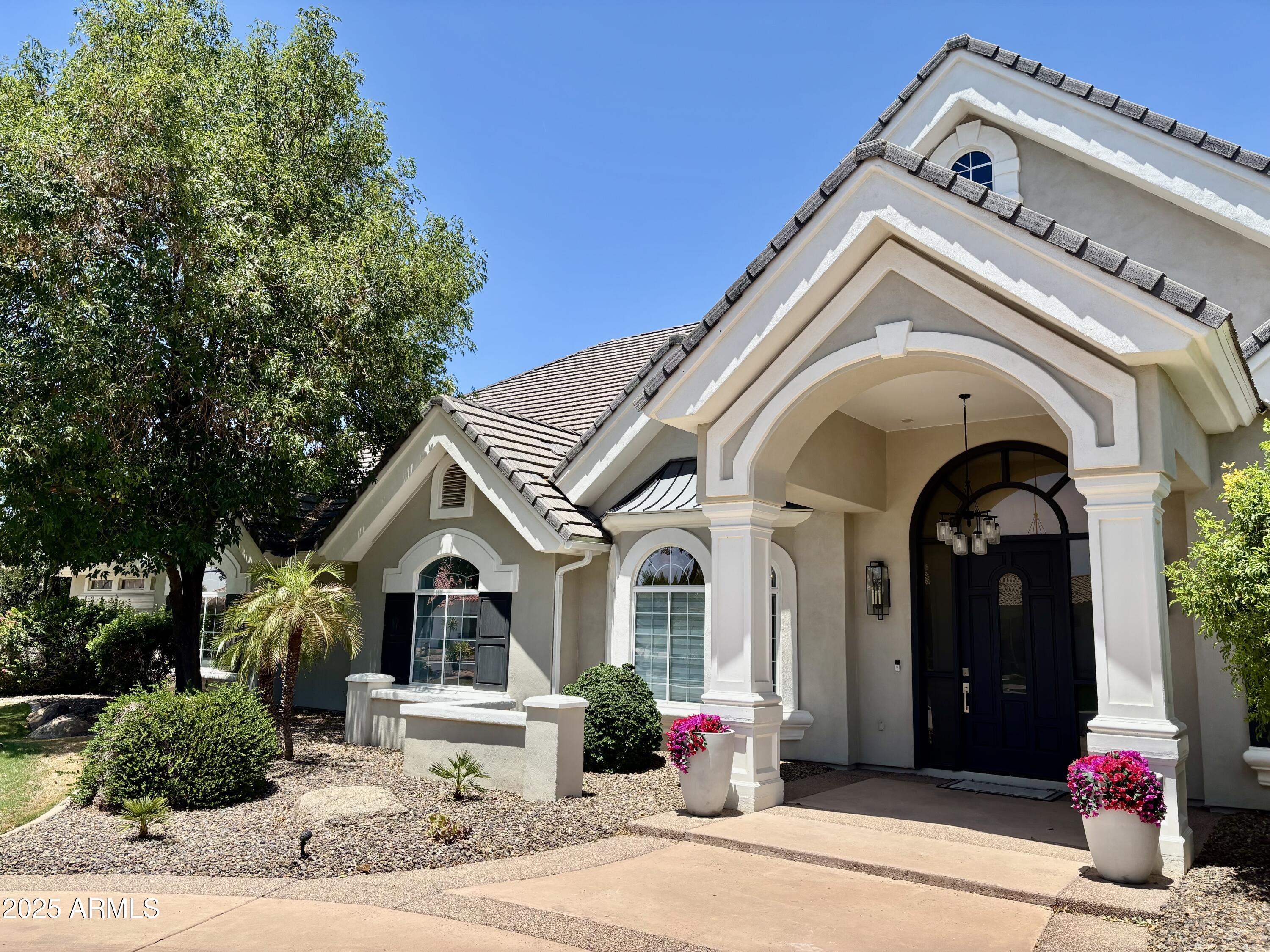 3120 E WATERMAN Court