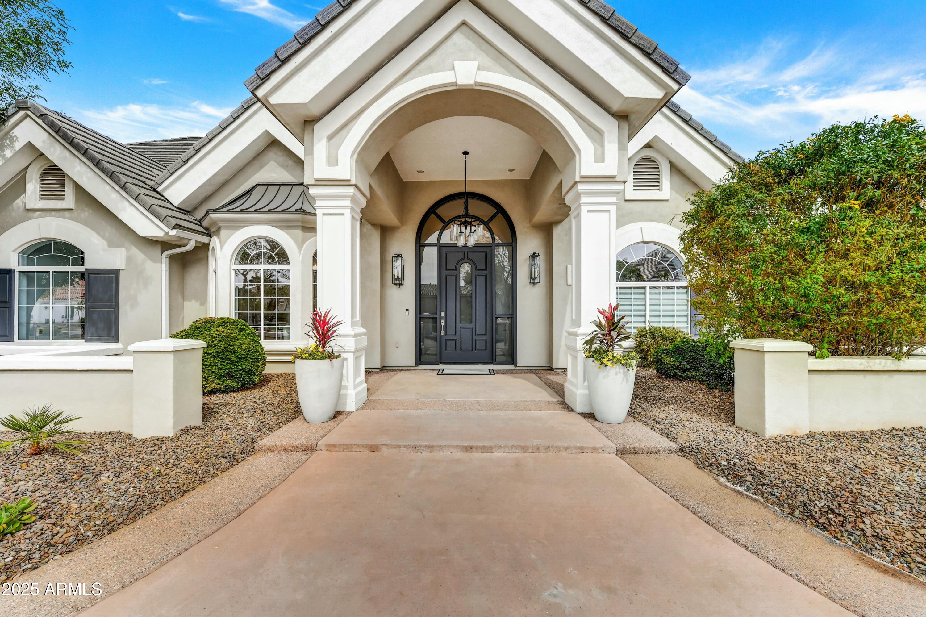 3120 E WATERMAN Court