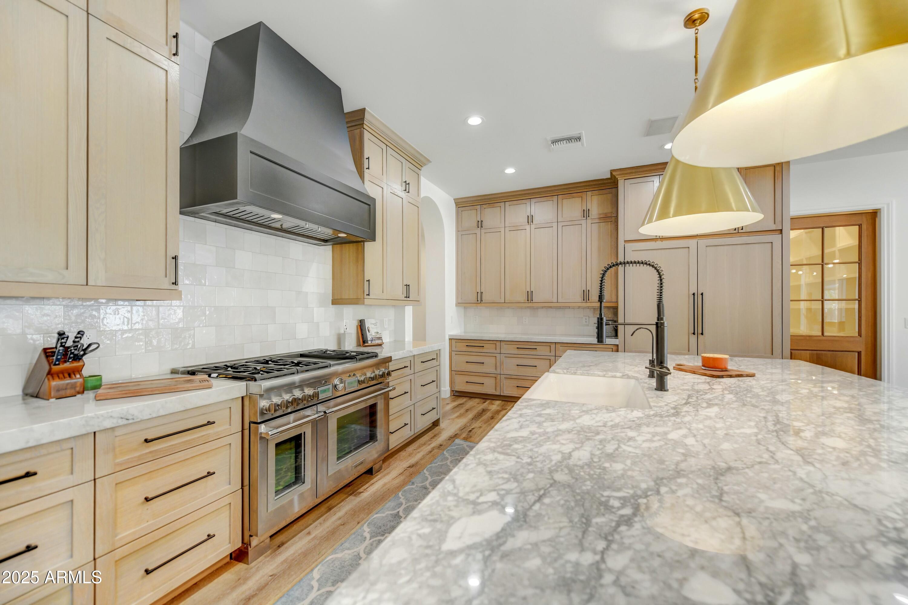 3120 E WATERMAN Court