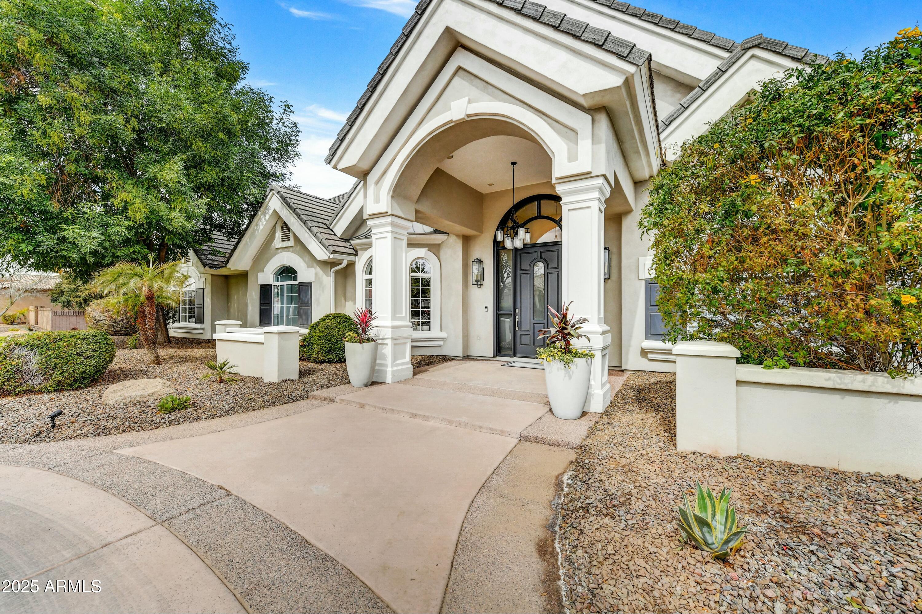 3120 E WATERMAN Court