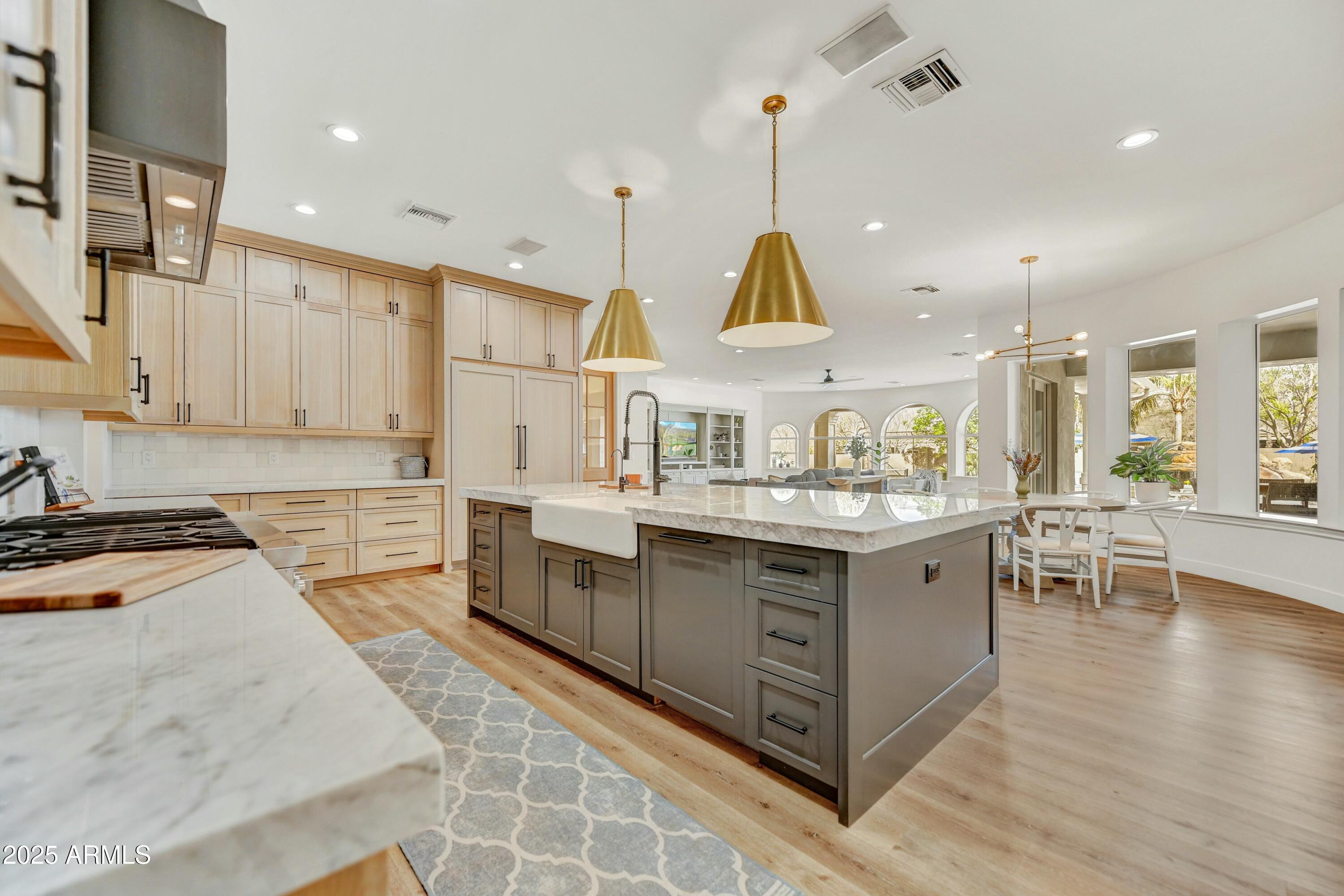 3120 E WATERMAN Court
