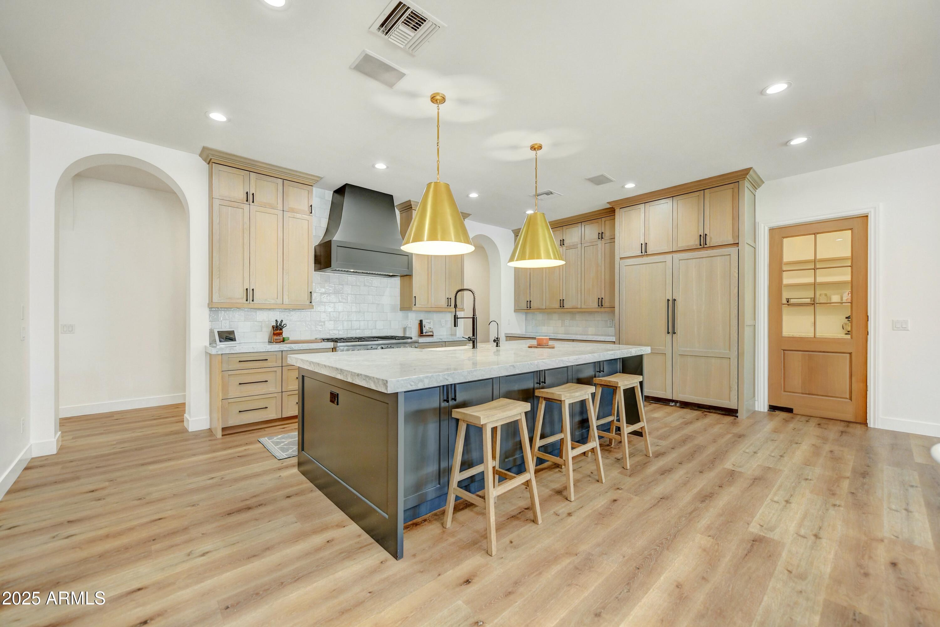 3120 E WATERMAN Court
