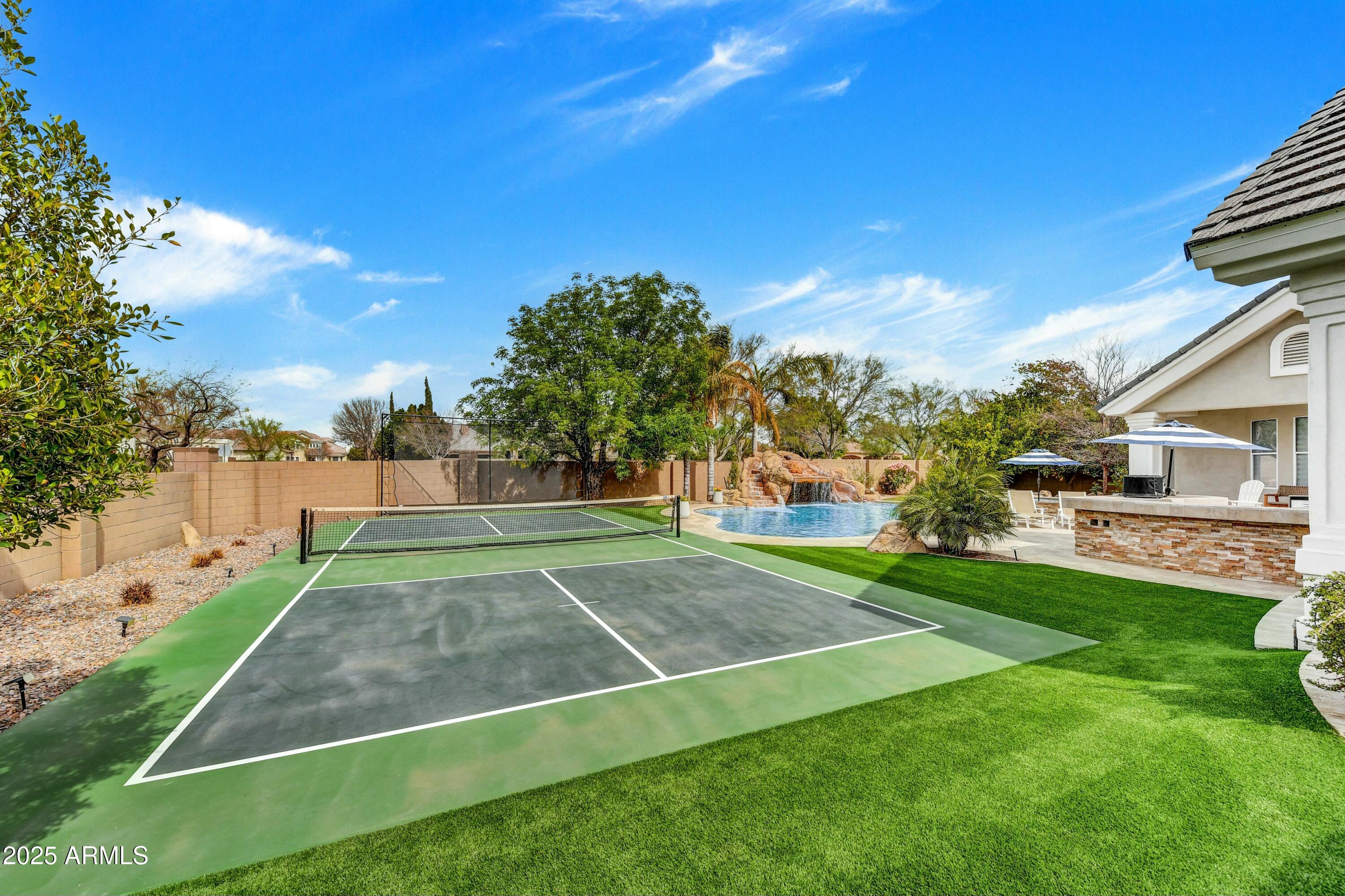 3120 E WATERMAN Court