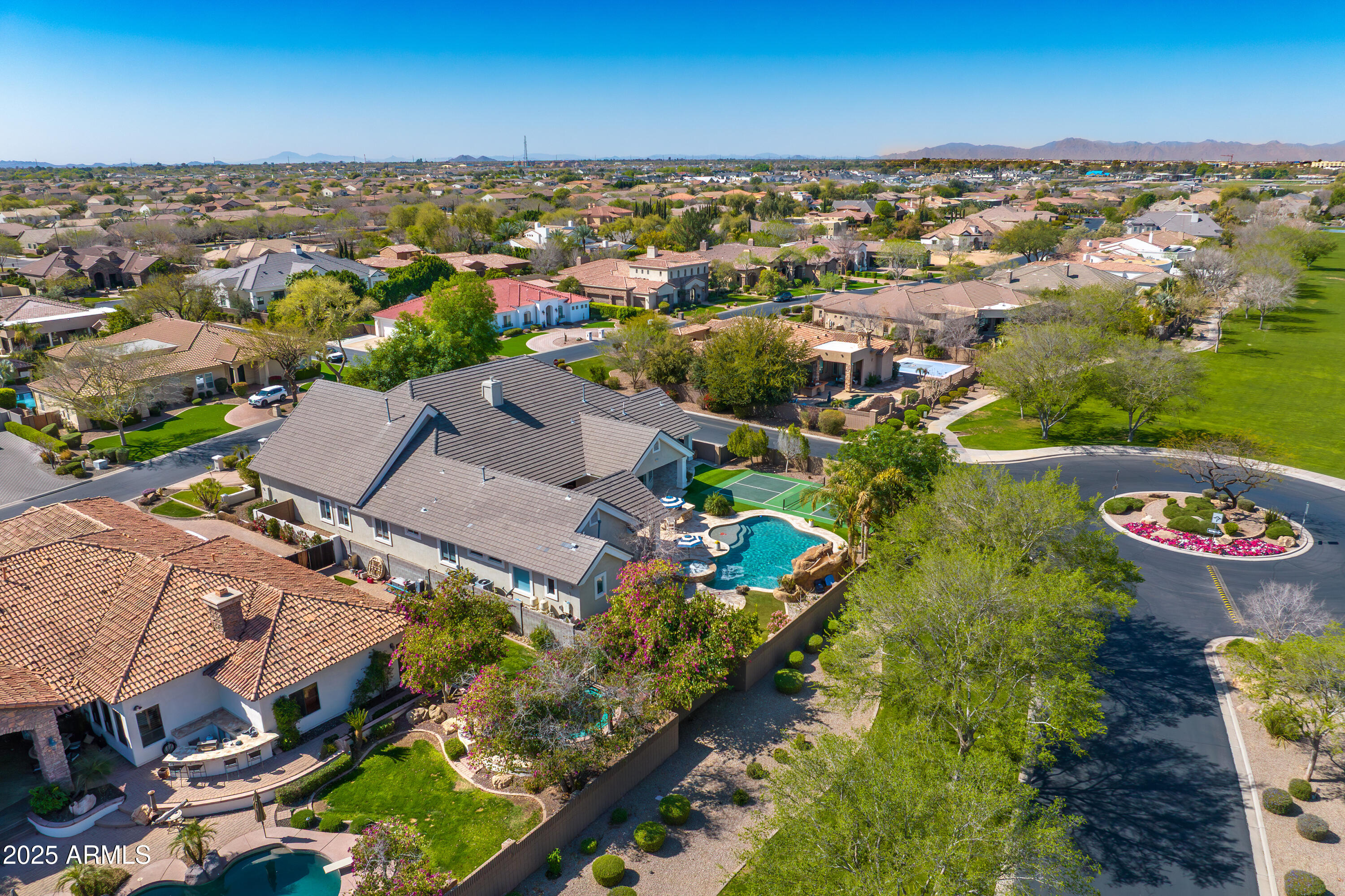 3120 E WATERMAN Court