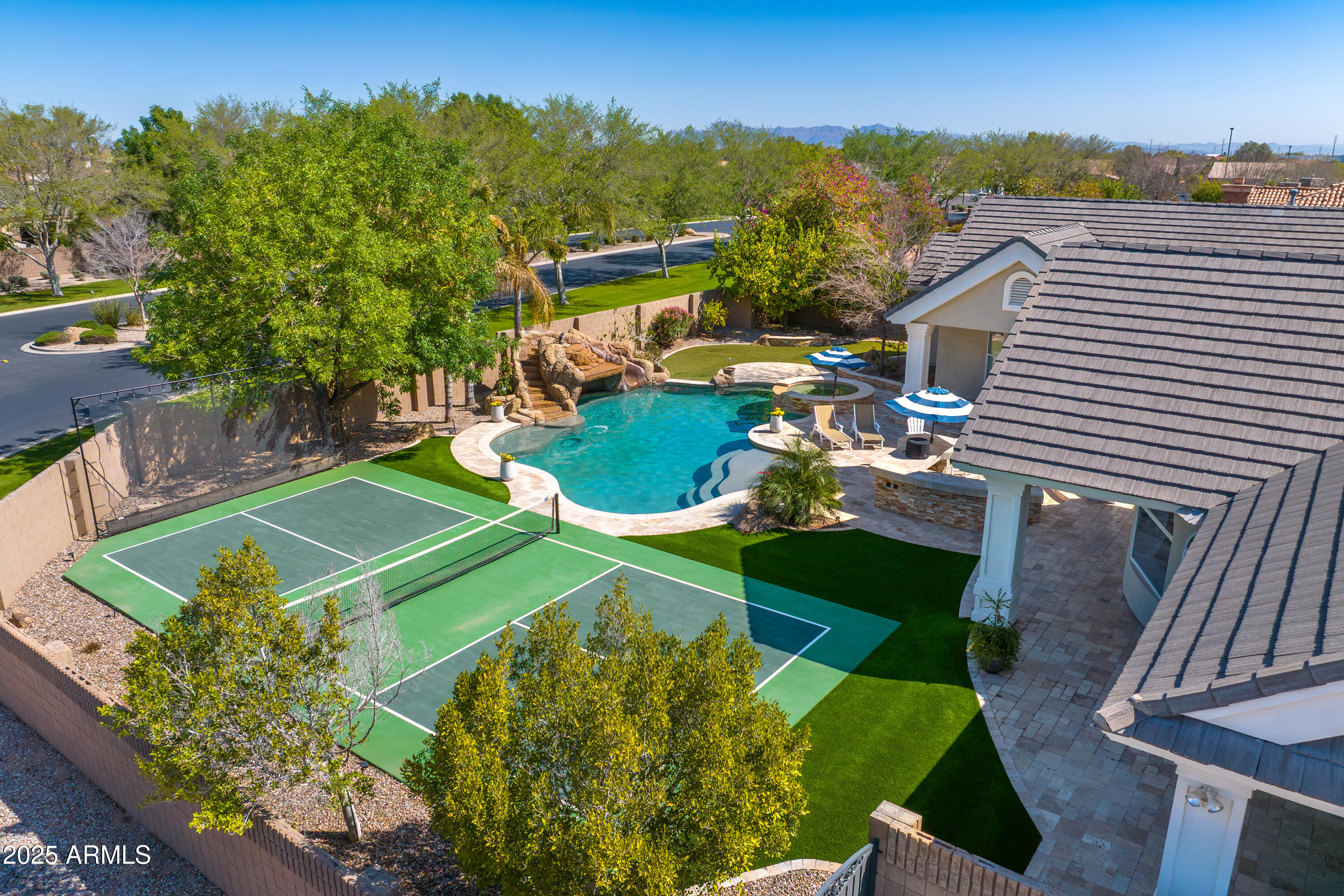 3120 E WATERMAN Court