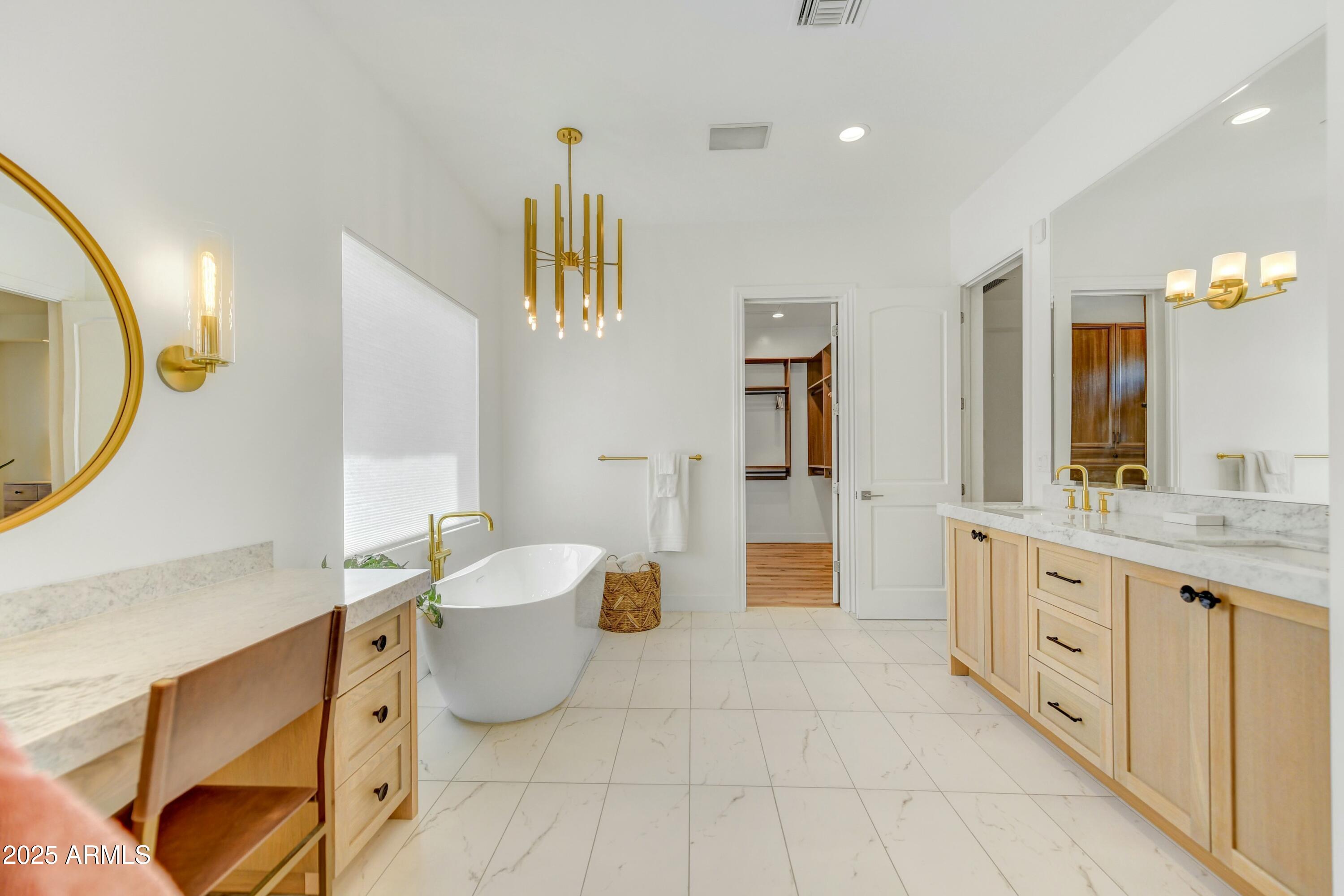3120 E WATERMAN Court