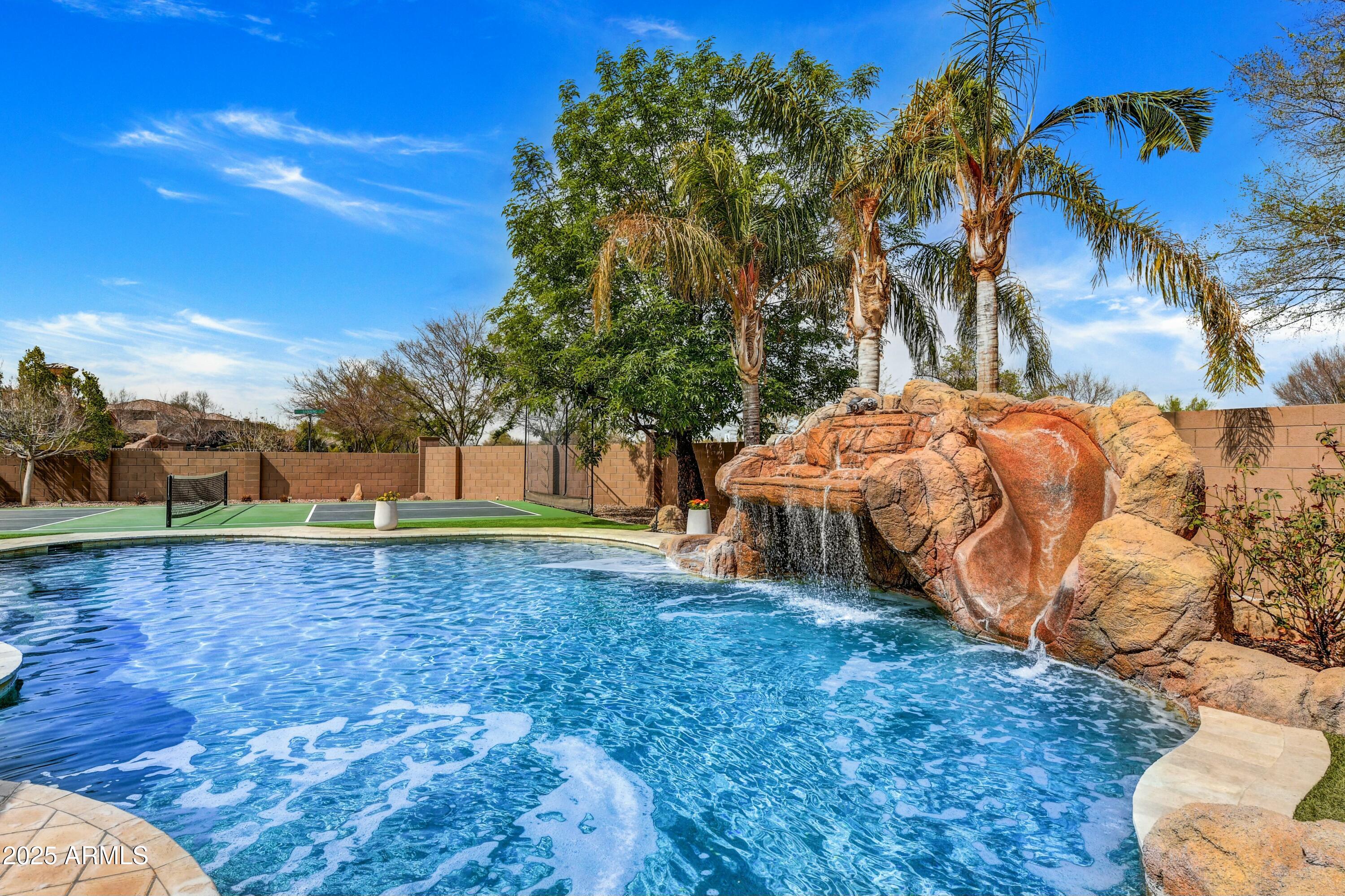 3120 E WATERMAN Court