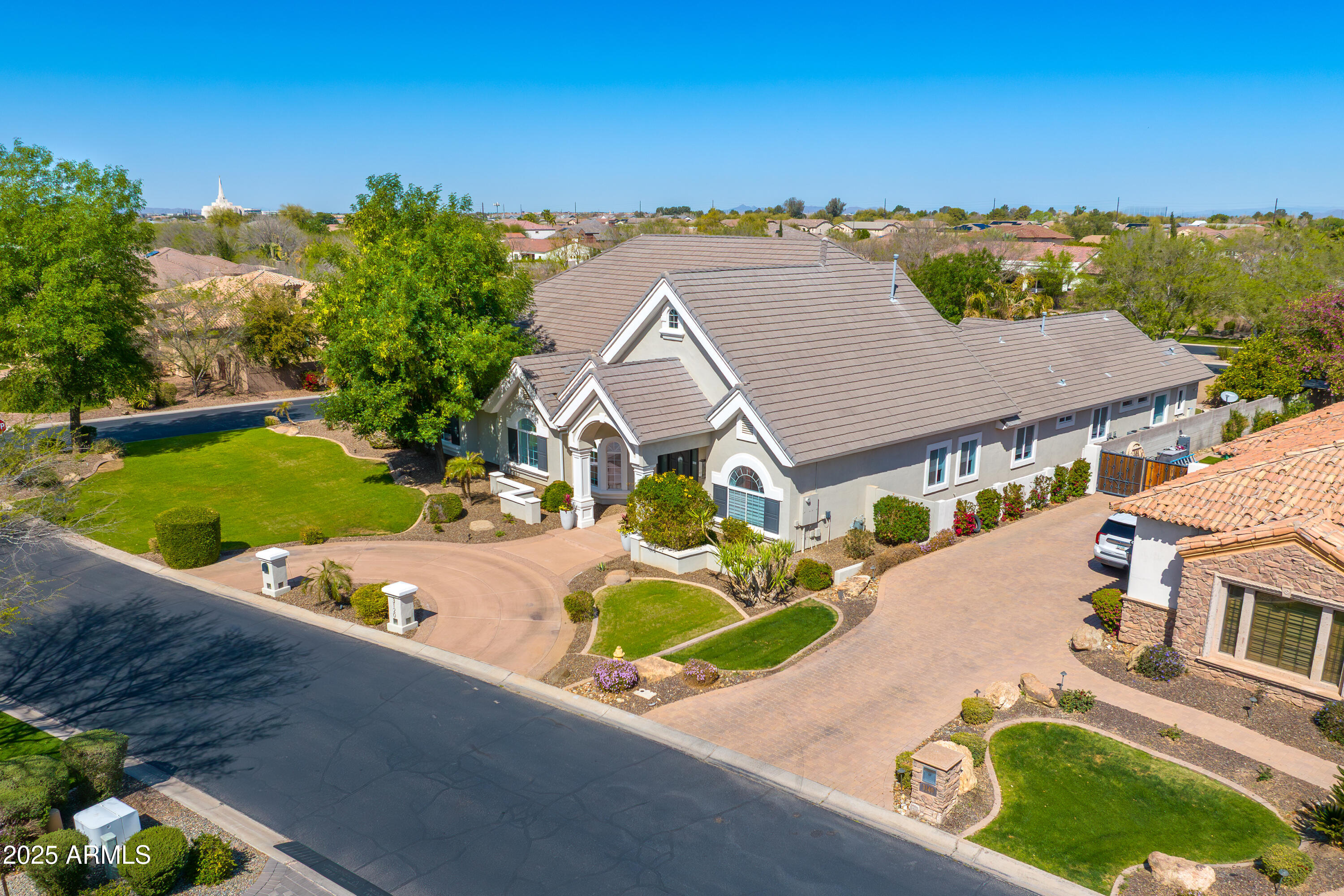 3120 E WATERMAN Court