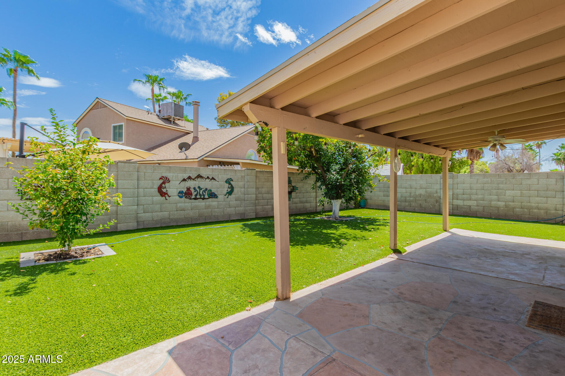 1211 W HIGHLAND Street