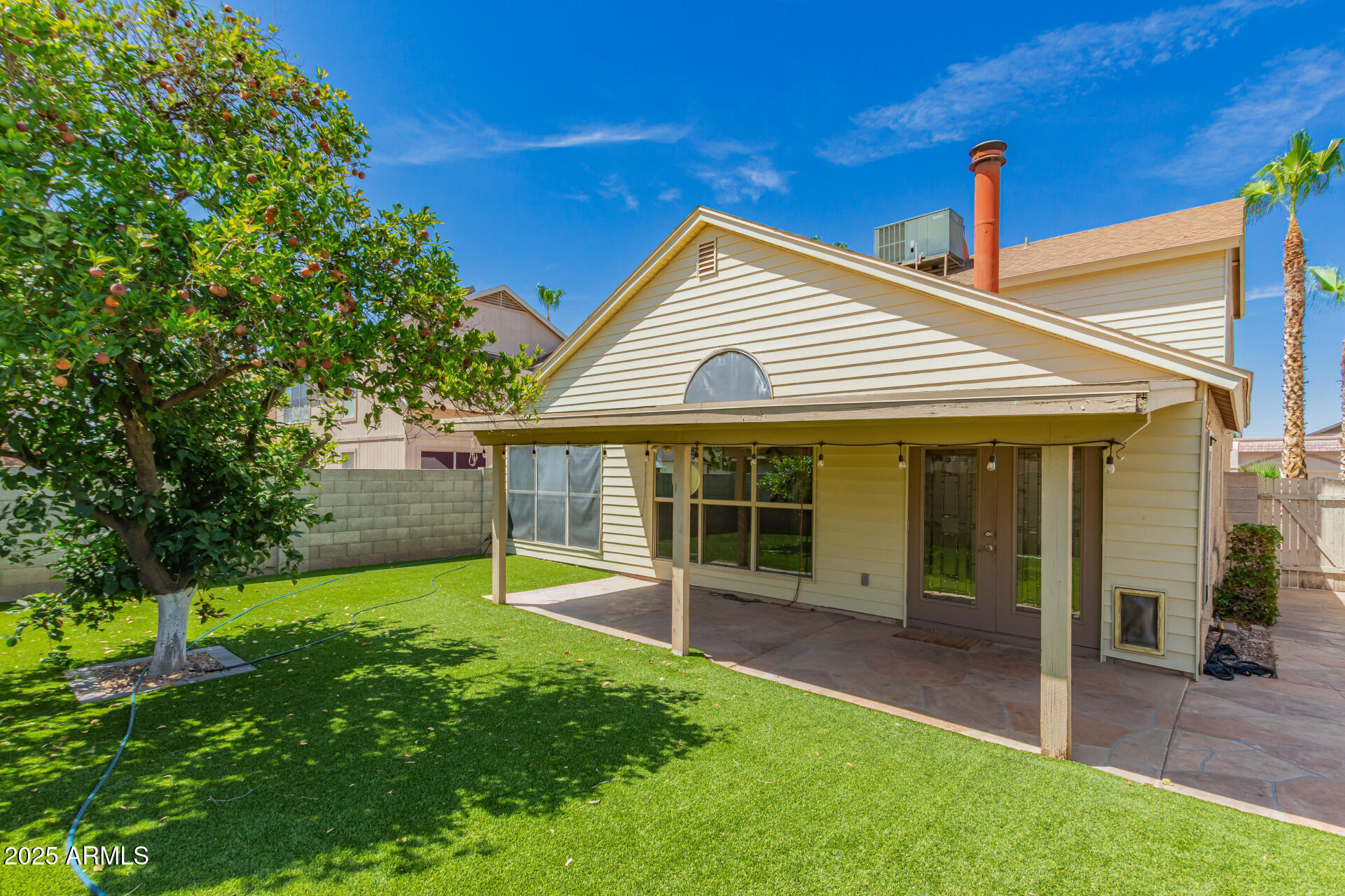 1211 W HIGHLAND Street