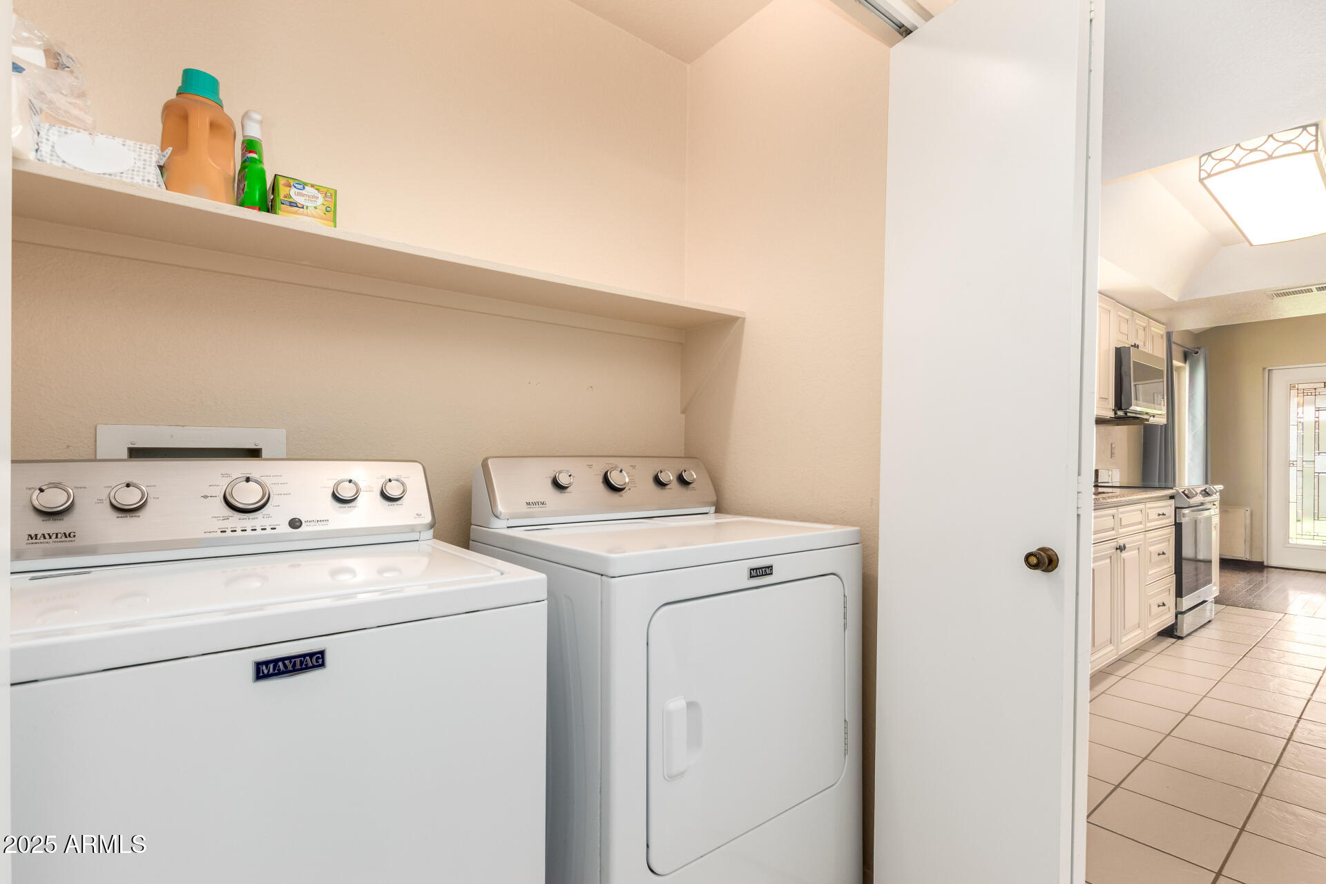 1211 W HIGHLAND Street