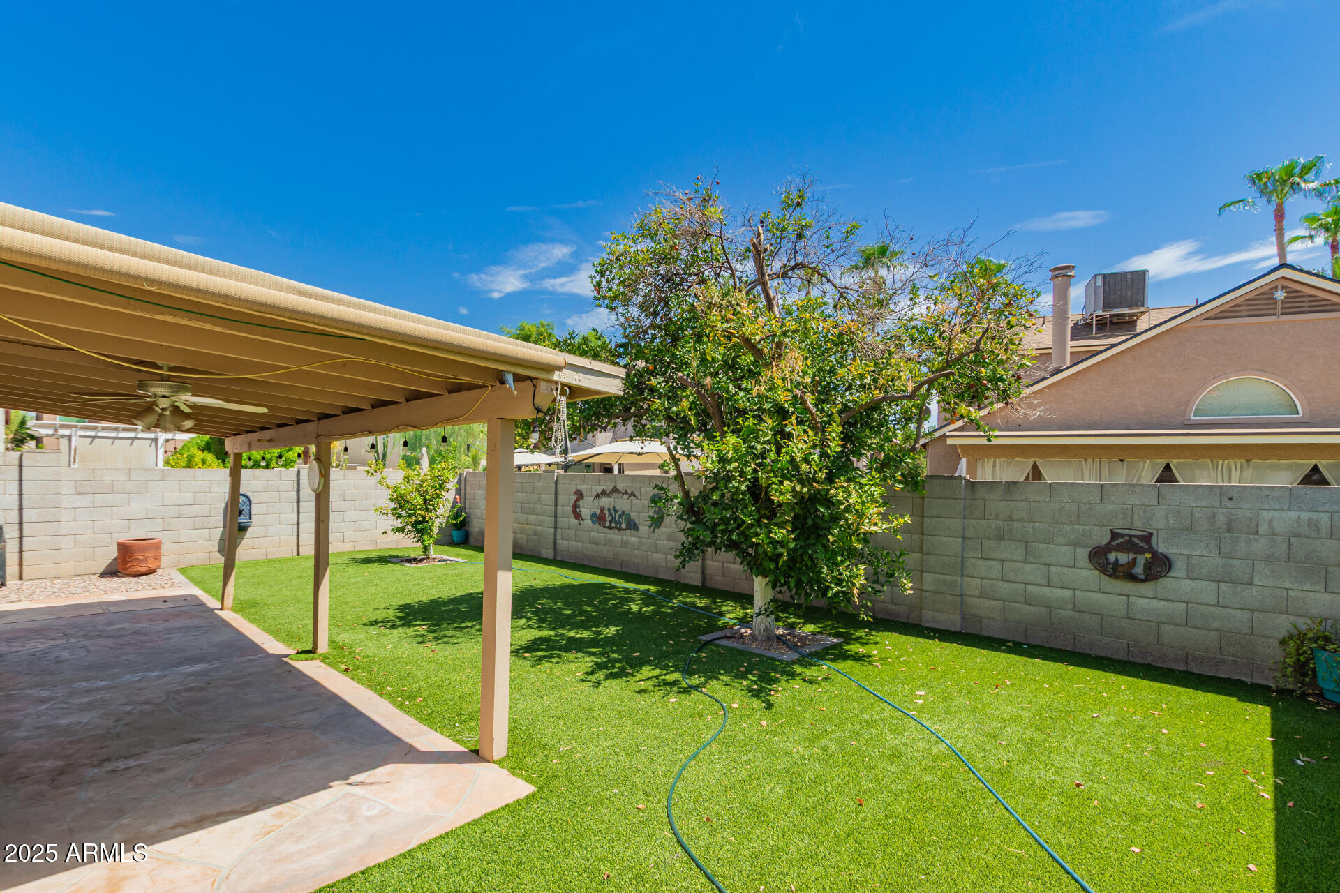 1211 W HIGHLAND Street