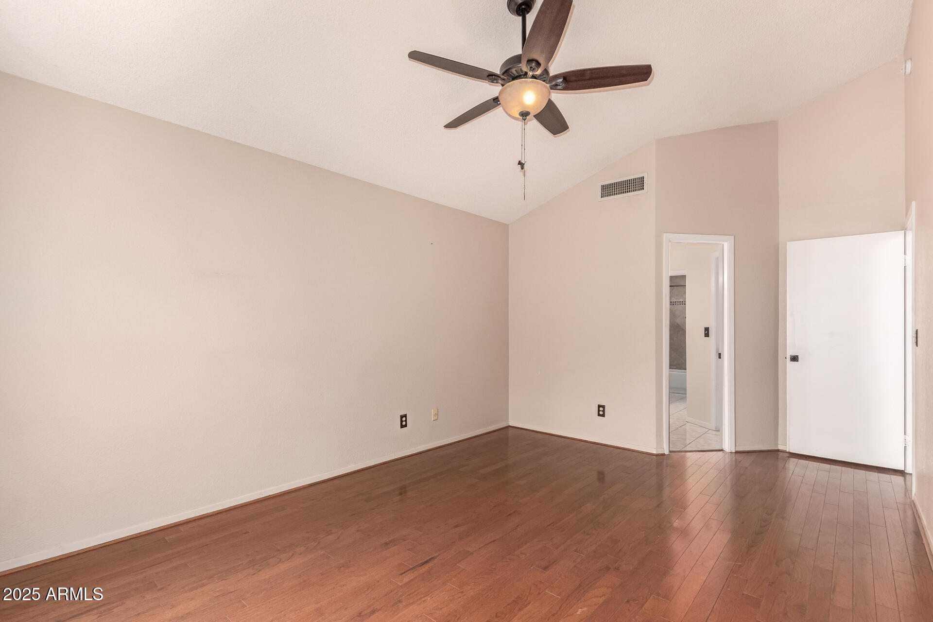 1211 W HIGHLAND Street